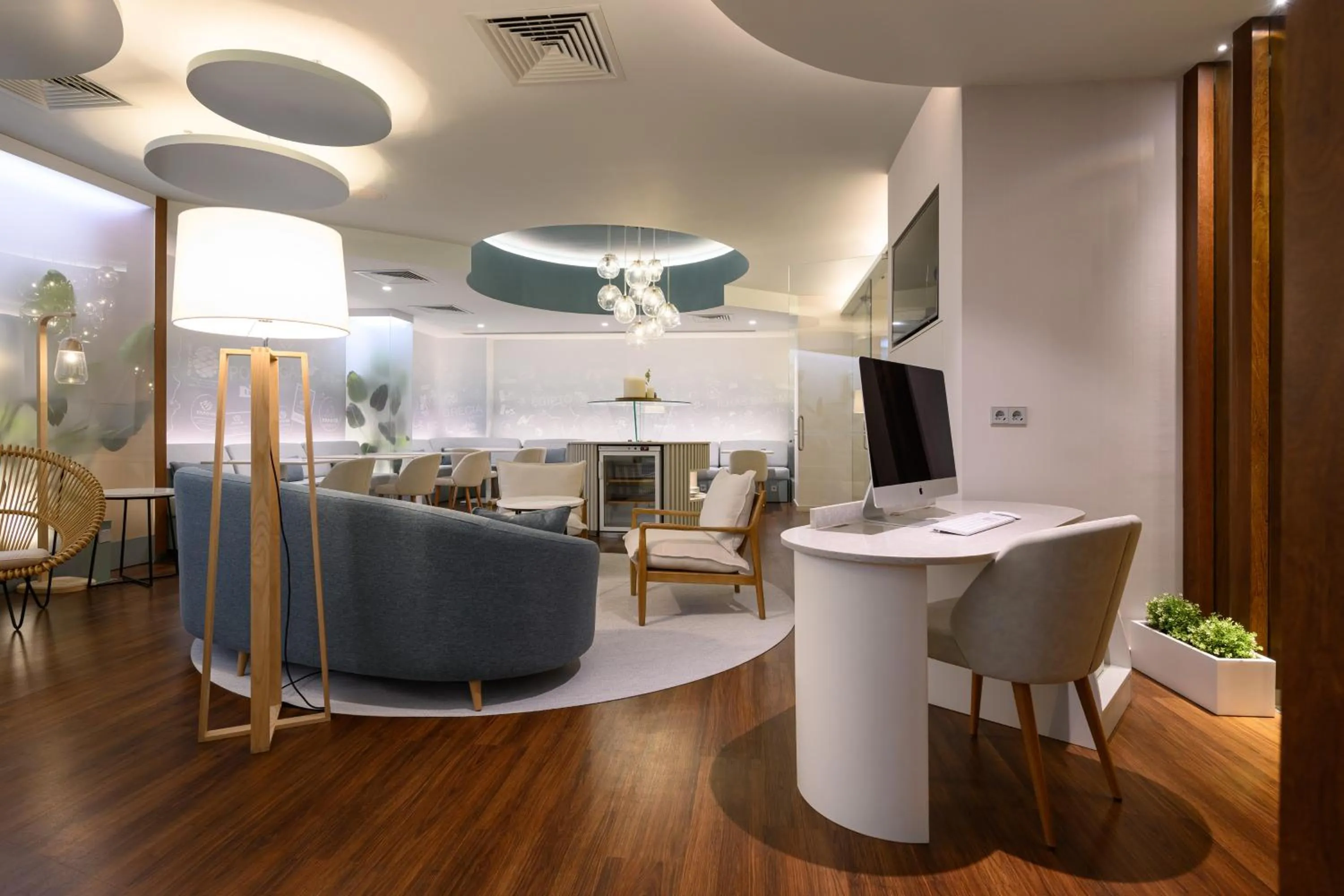 Living room in Melia Lisboa Oriente Hotel