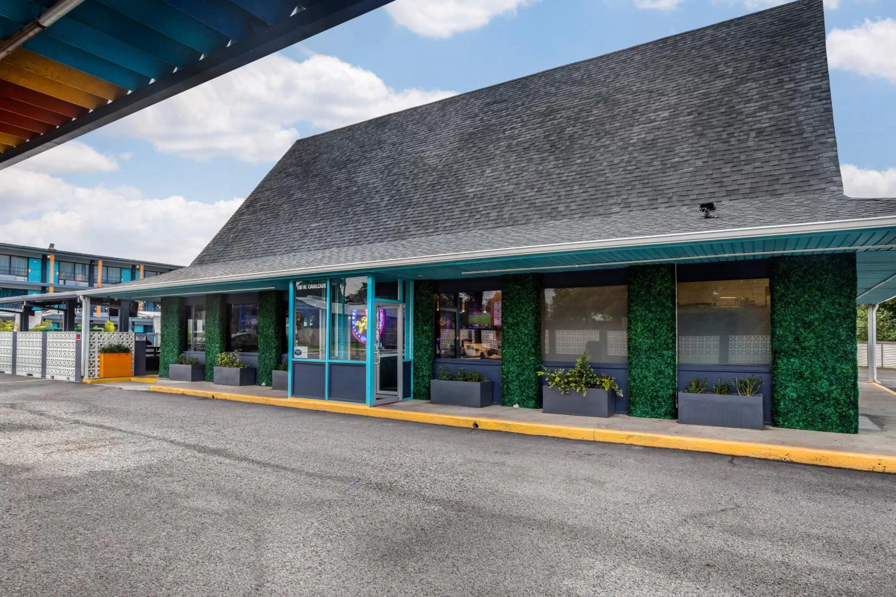 Property building in Heights House Hotel - Houston Heights Downtown, an Ascend Collection Hotel