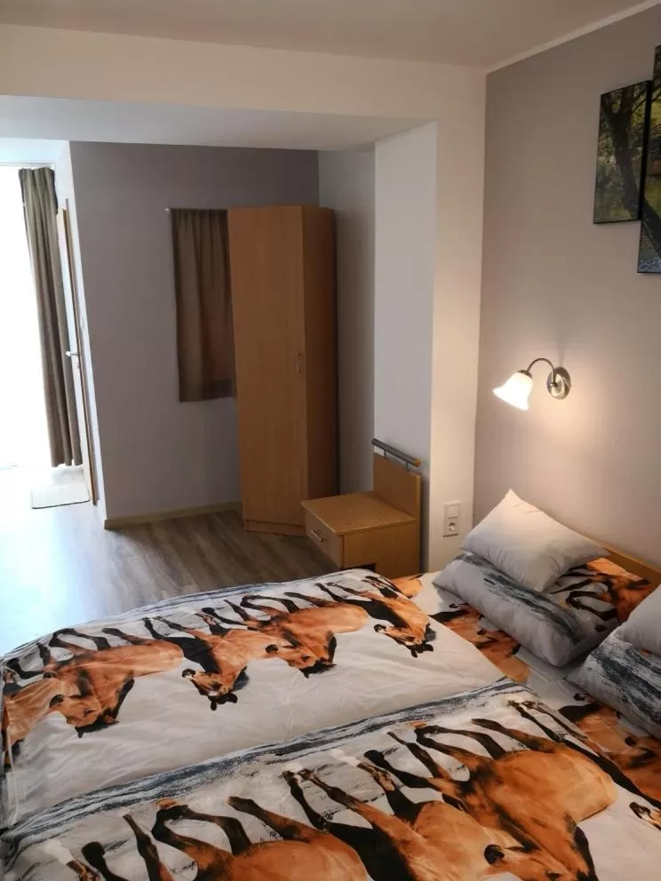 Photo of the whole room, Bed in Mátyus Udvarház Kengyel Fogadó Eger