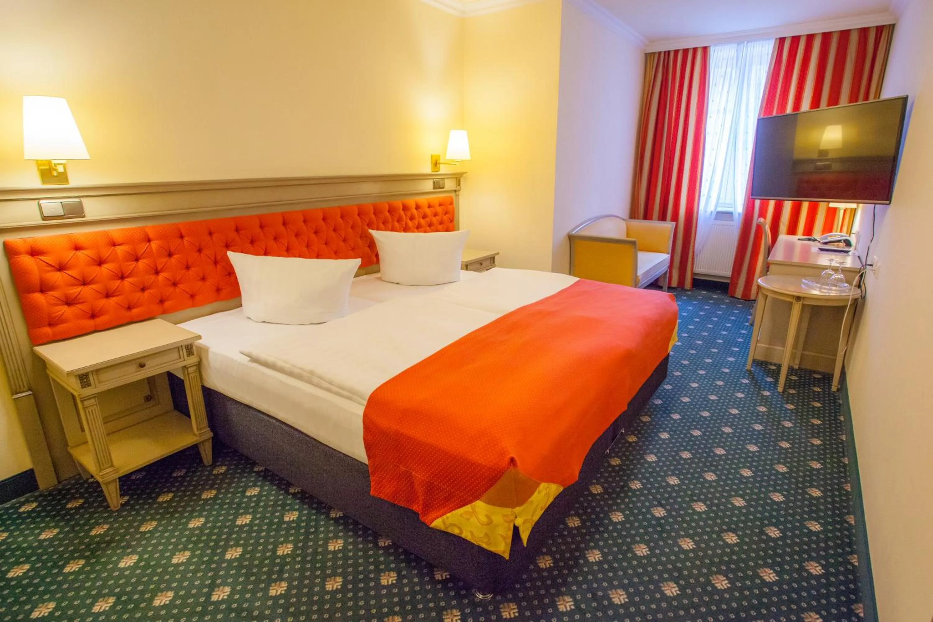 Photo of the whole room, Bed in Stadthotel Herzog Ludwig