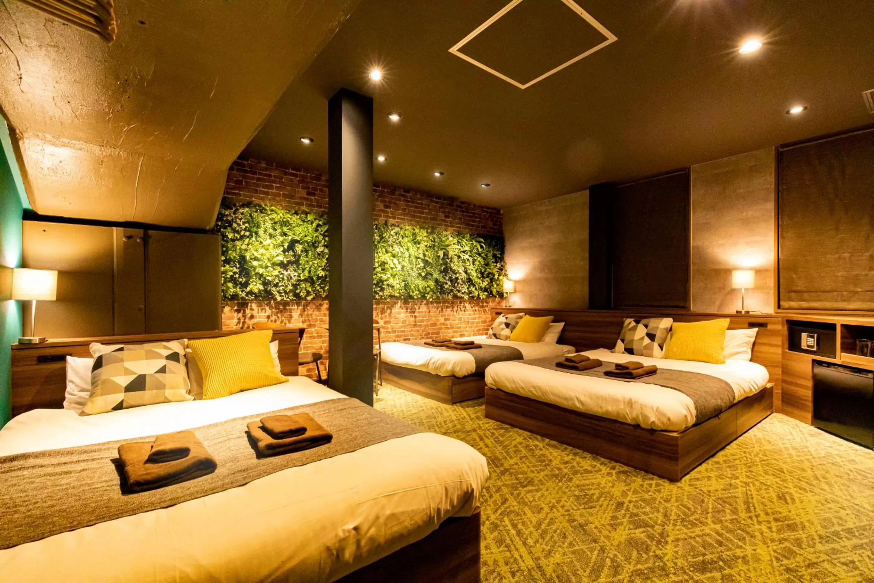 Bed in UNDER RAILWAY HOTEL AKIHABARA