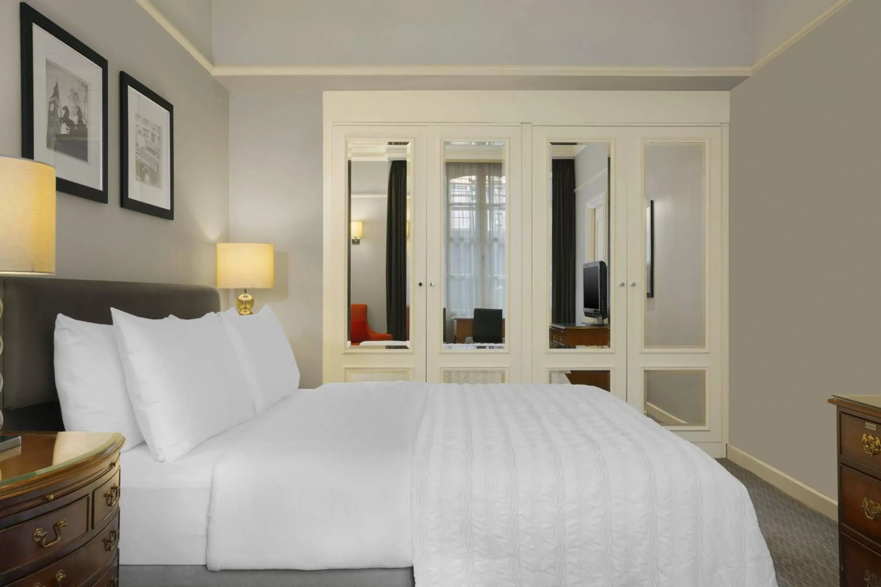 Suite in The Dilly Suite in The Dilly