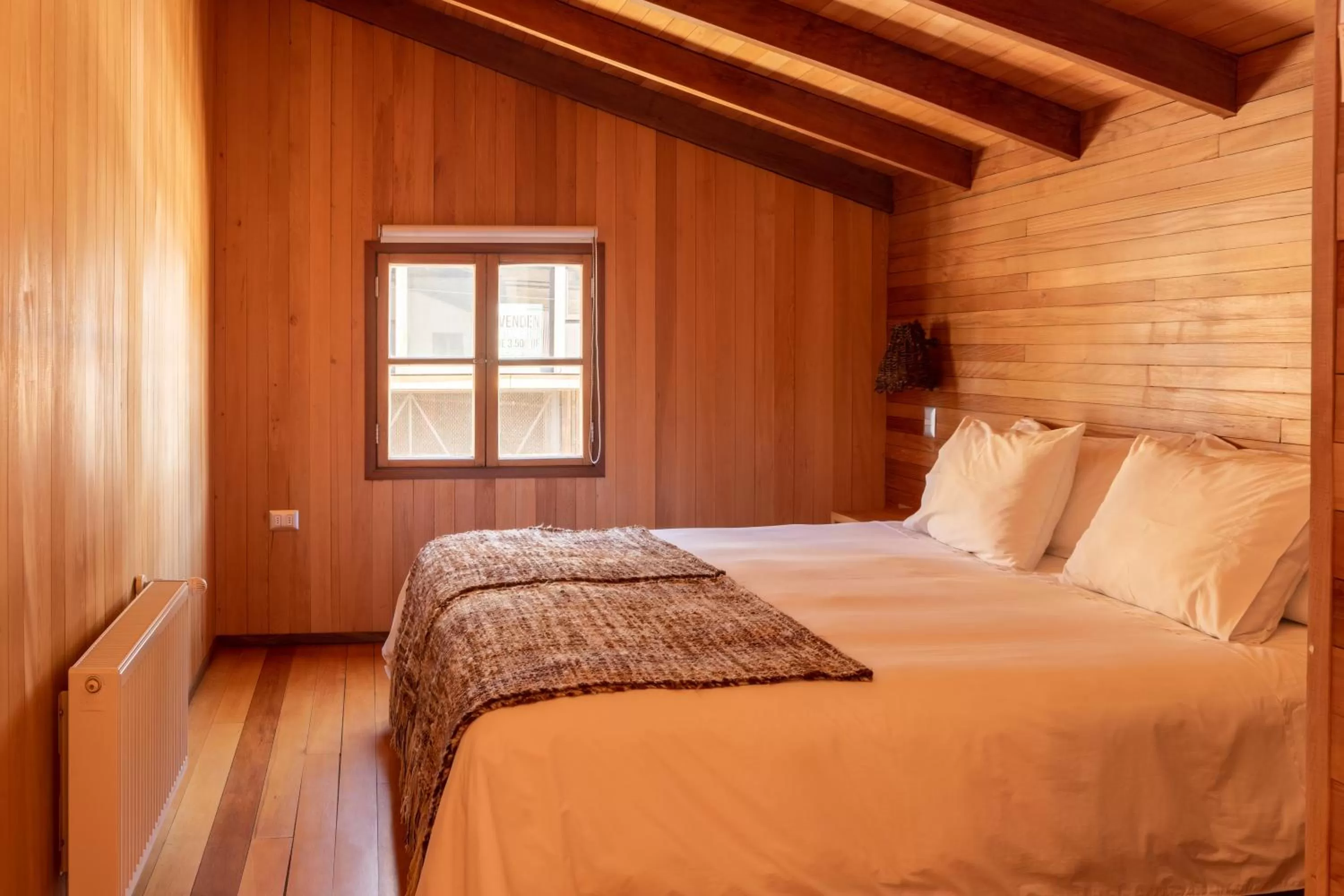 Photo of the whole room, Bed in Sizigia