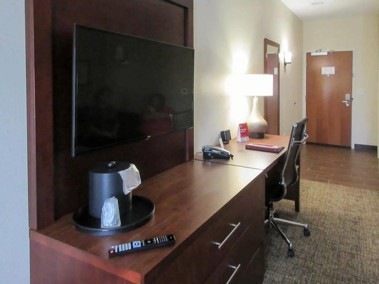 TV and multimedia in Comfort Suites Piedmont - Greenville South