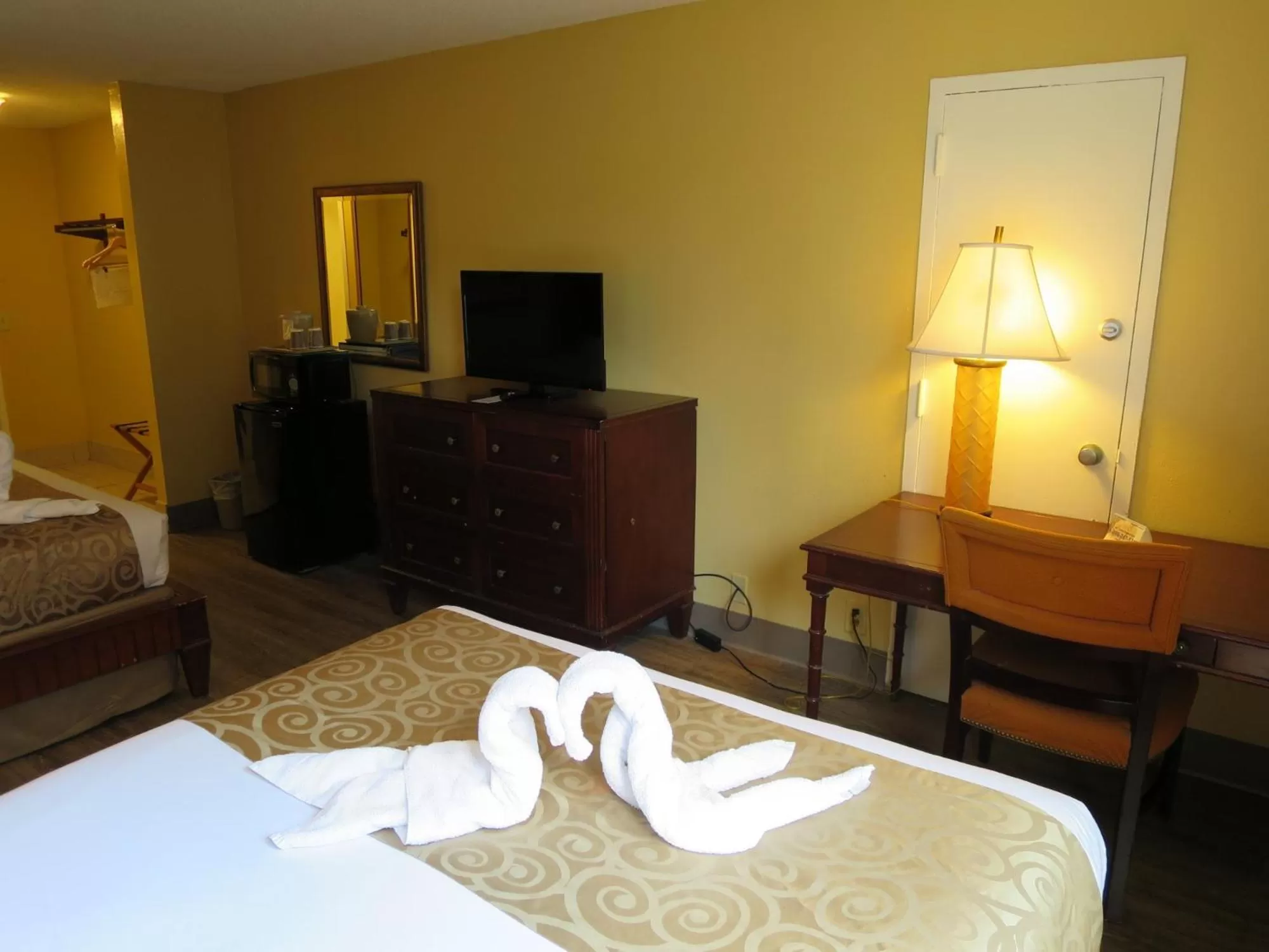 Photo of the whole room in Floridian Express International Drive