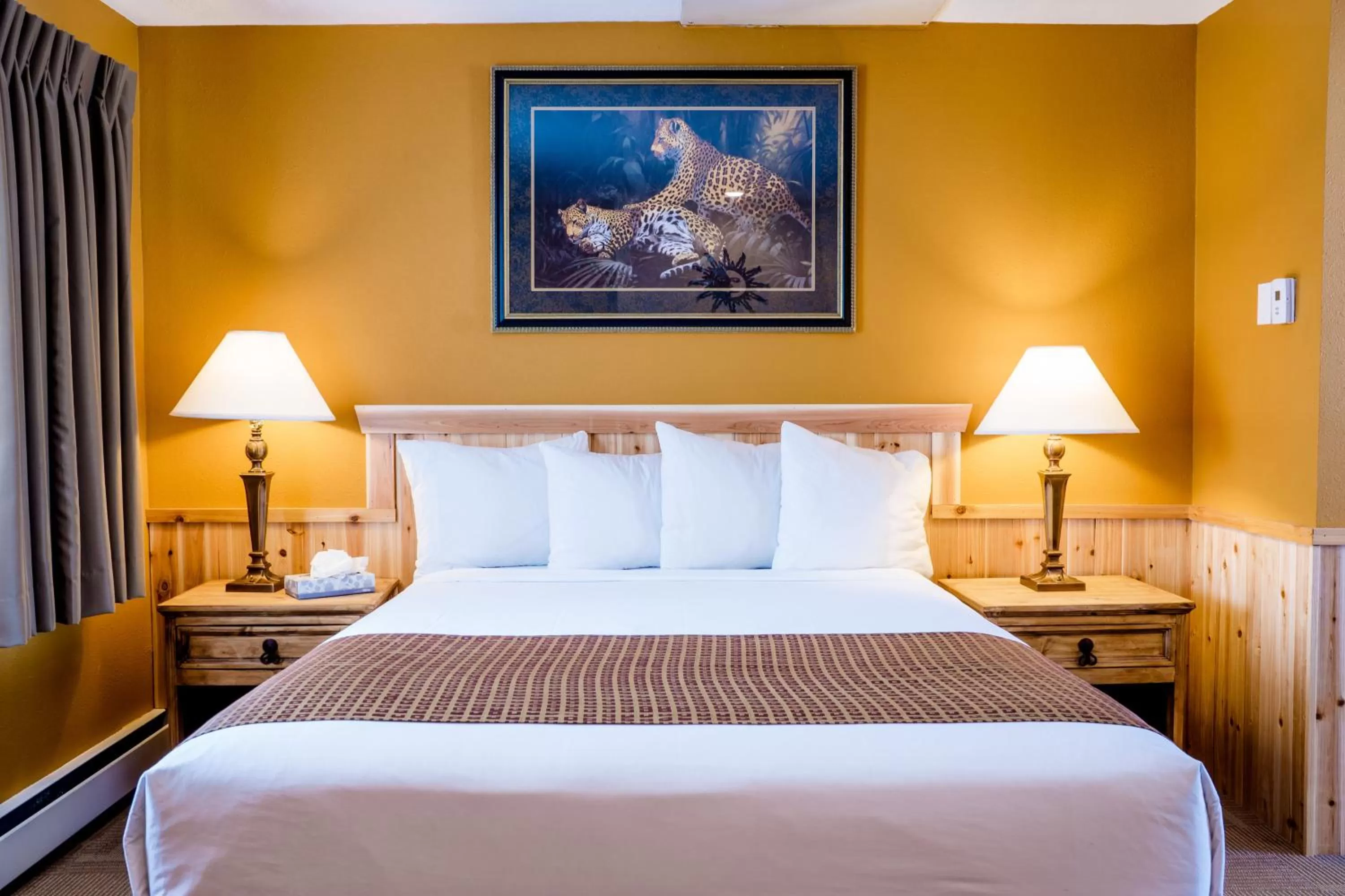 Queen Room with Patio (Shower Only) 01 in Murphy's Resort