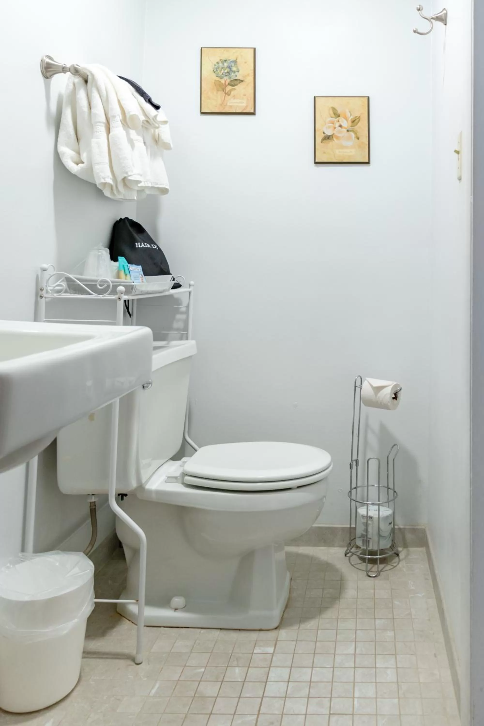 Bathroom in Hotel Frankfort & Restaurant