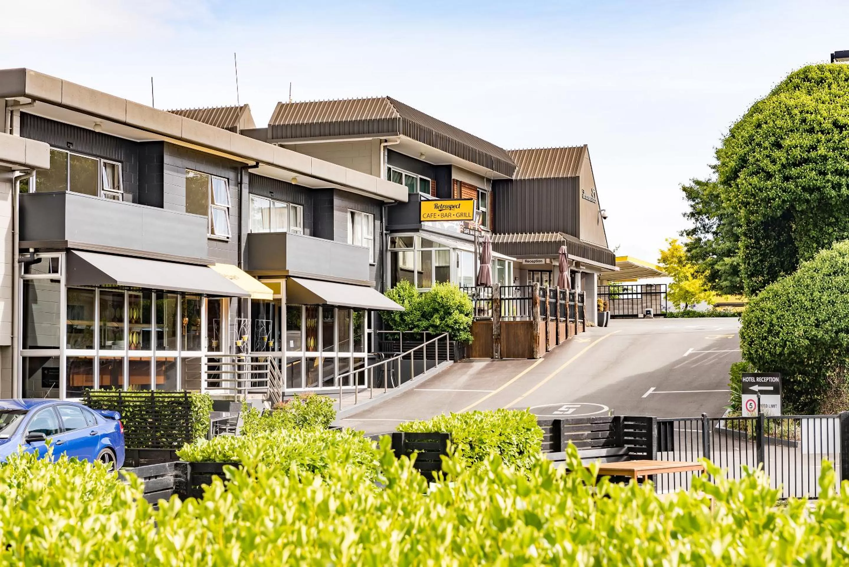 Restaurant/places to eat in Heartland Ambassador Hotel Hamilton