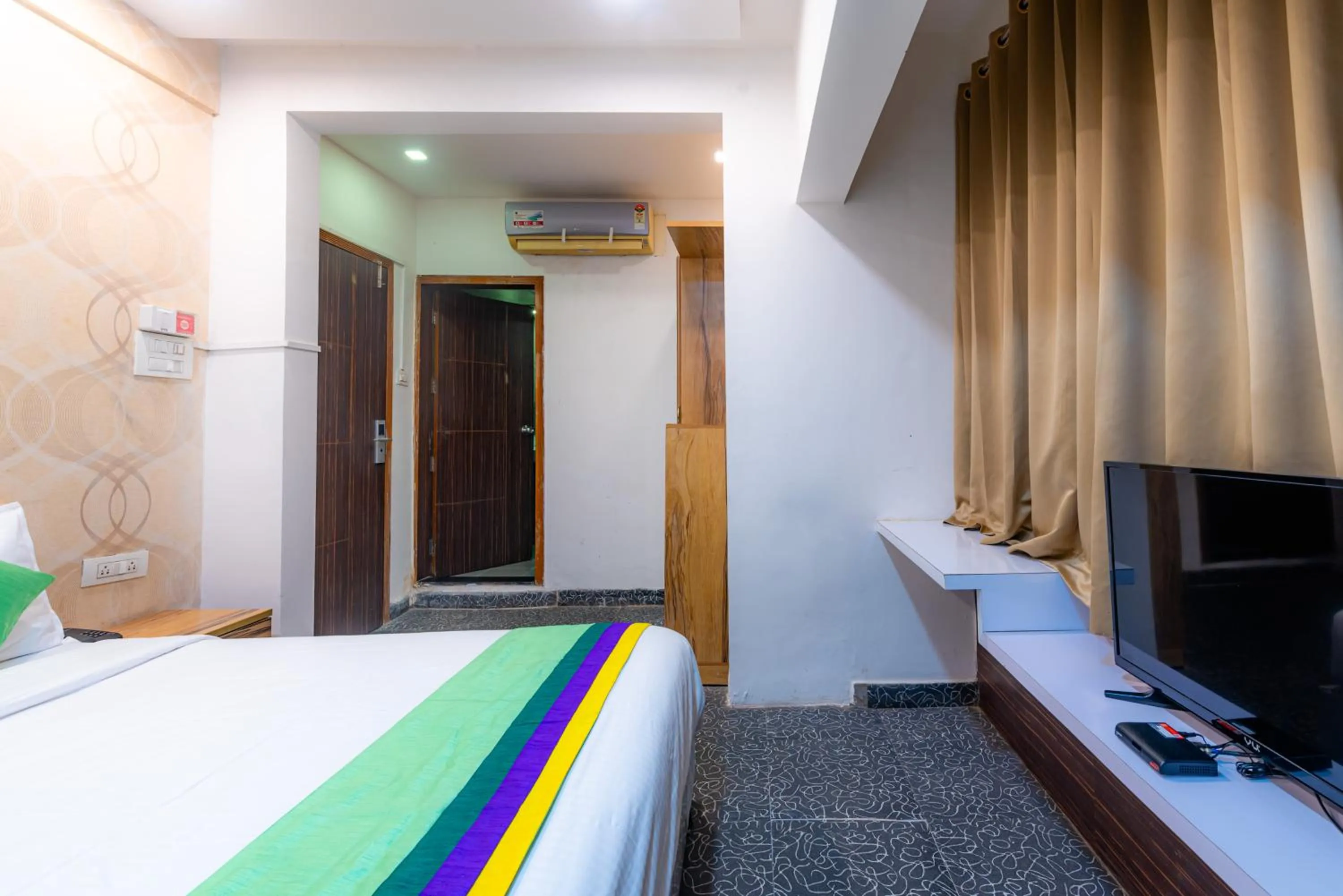 Bedroom in Treebo Trend Spring Brooks - Koregaon Park