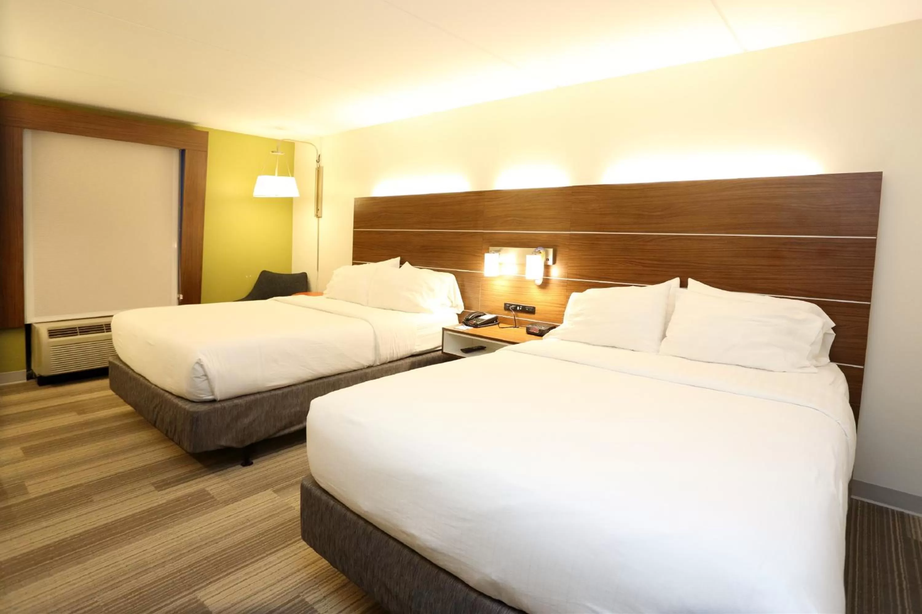 Bedroom, Bed in Holiday Inn Express & Suites Newport News by IHG