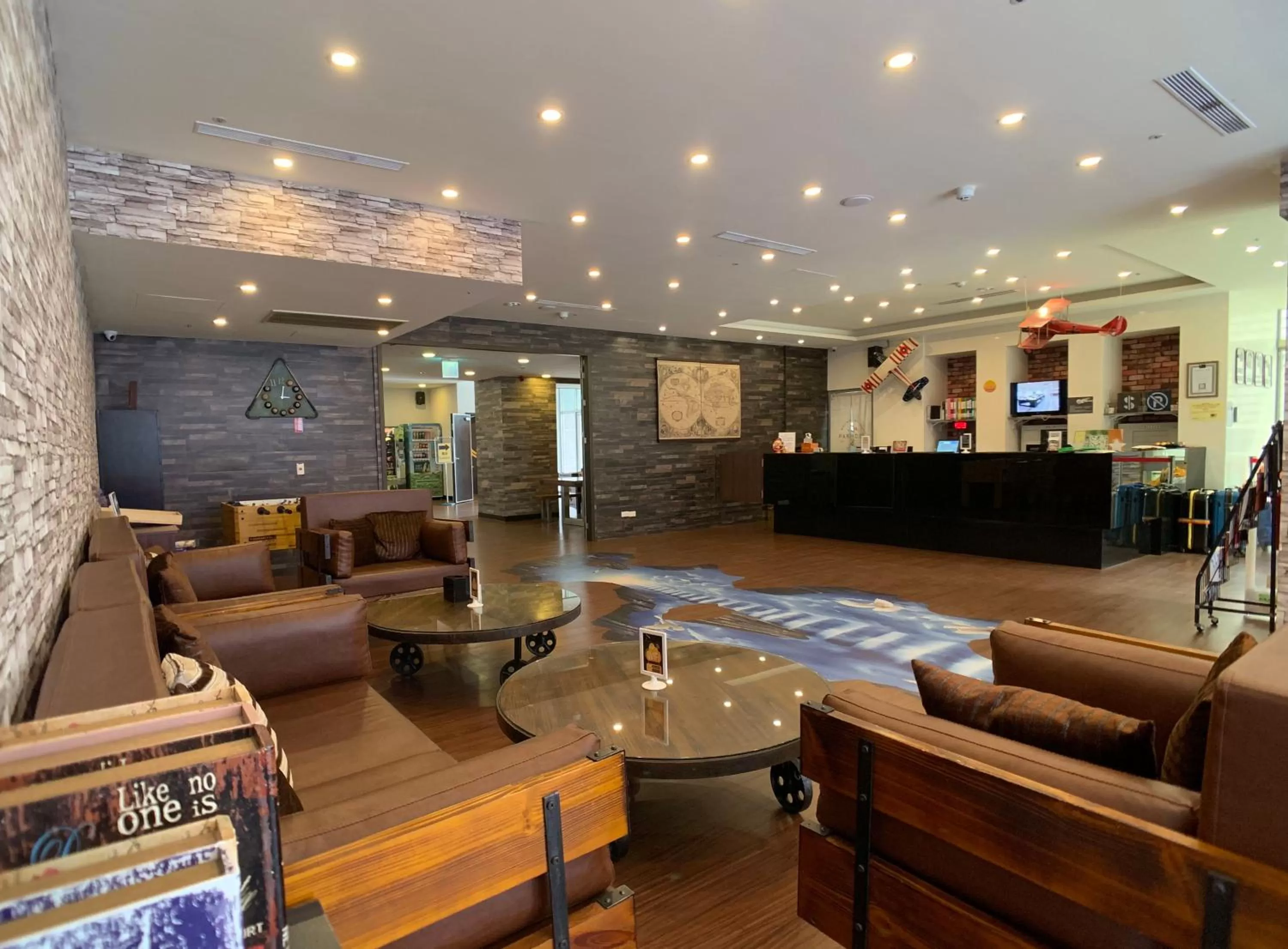 Lobby or reception in Skyone Hotel