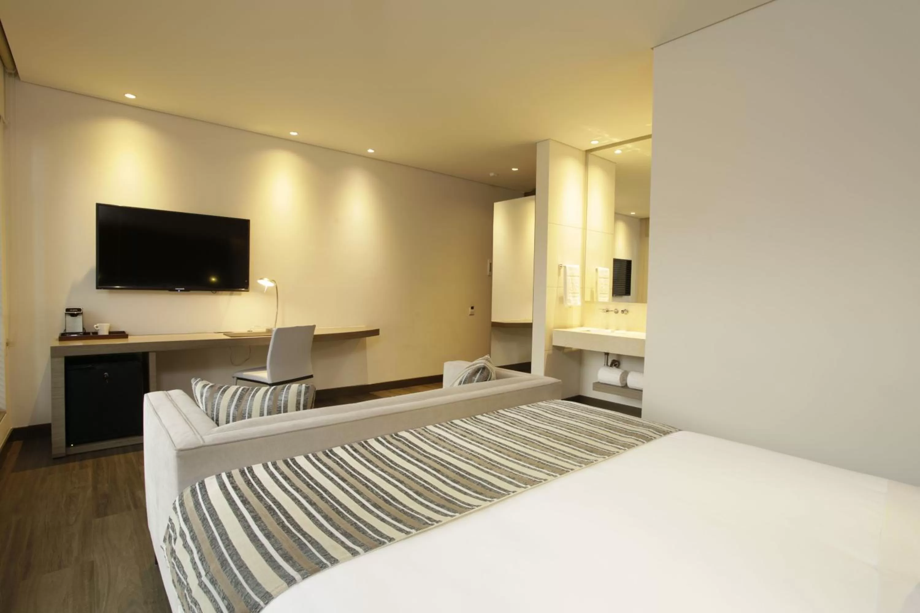 Bedroom in bs Rosales Hotel