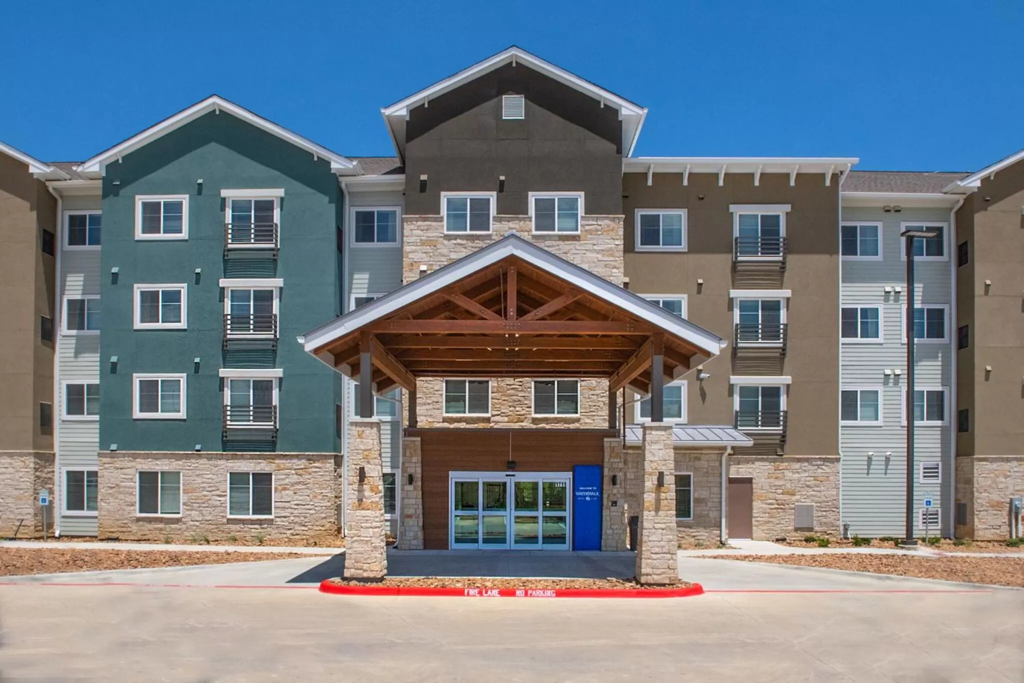 Soka Suites Dallas - Las Colinas