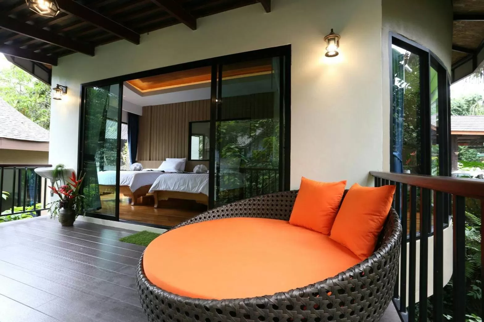 Seating area in Rock and Tree House Resort