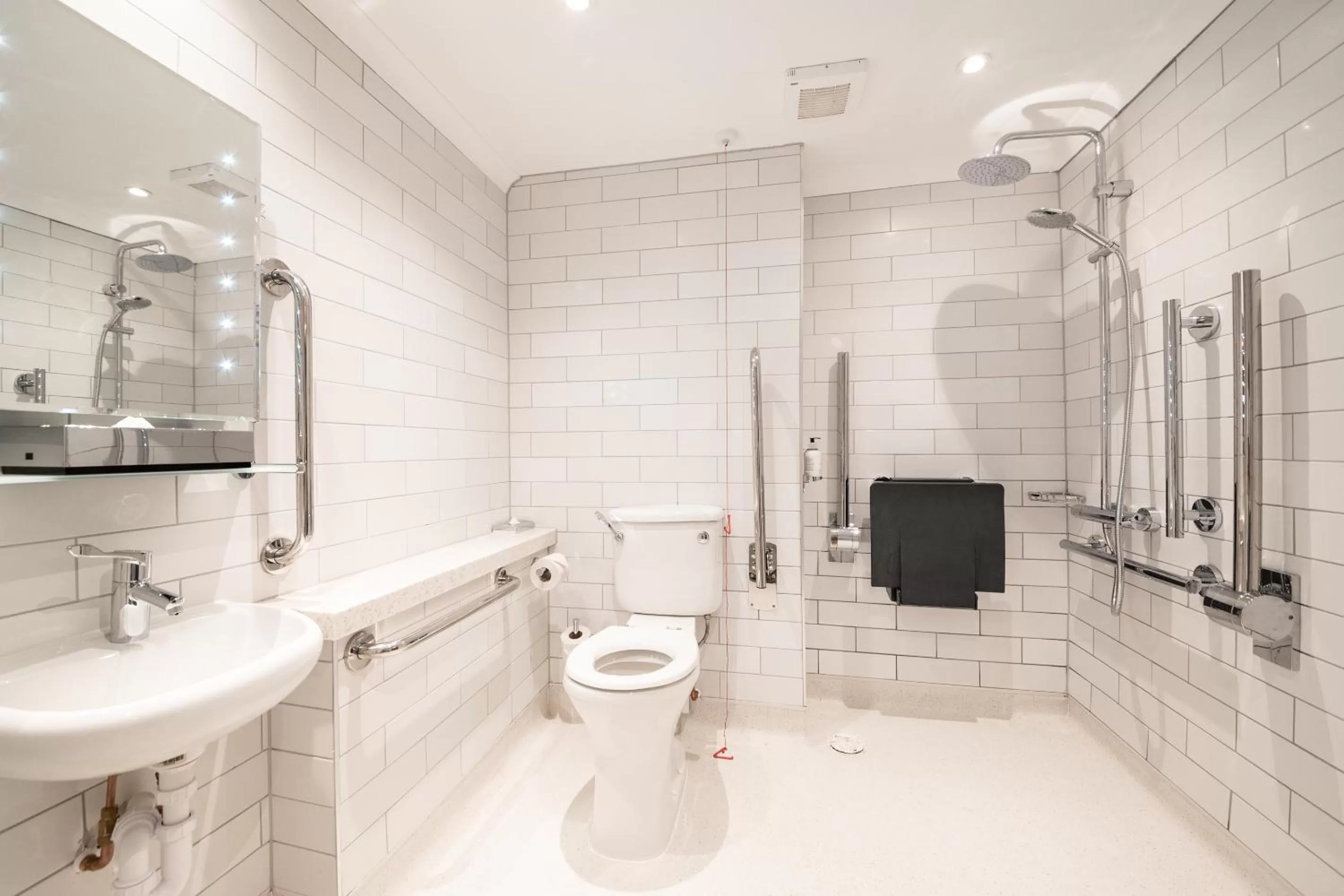 Bathroom in Toby Carvery Exeter M5 J30 by Innkeeper's Collection