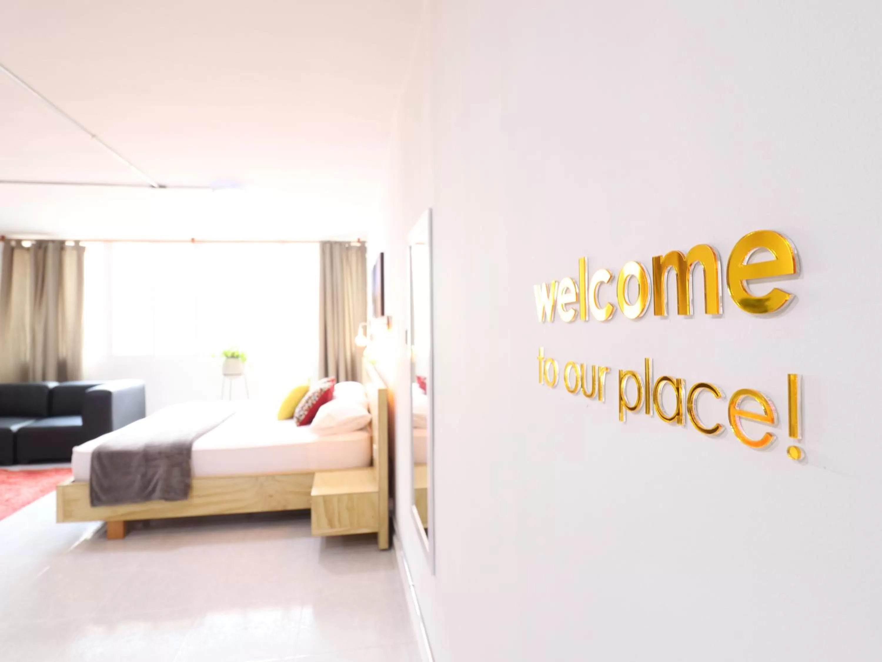 Photo of the whole room in 554 Apartments