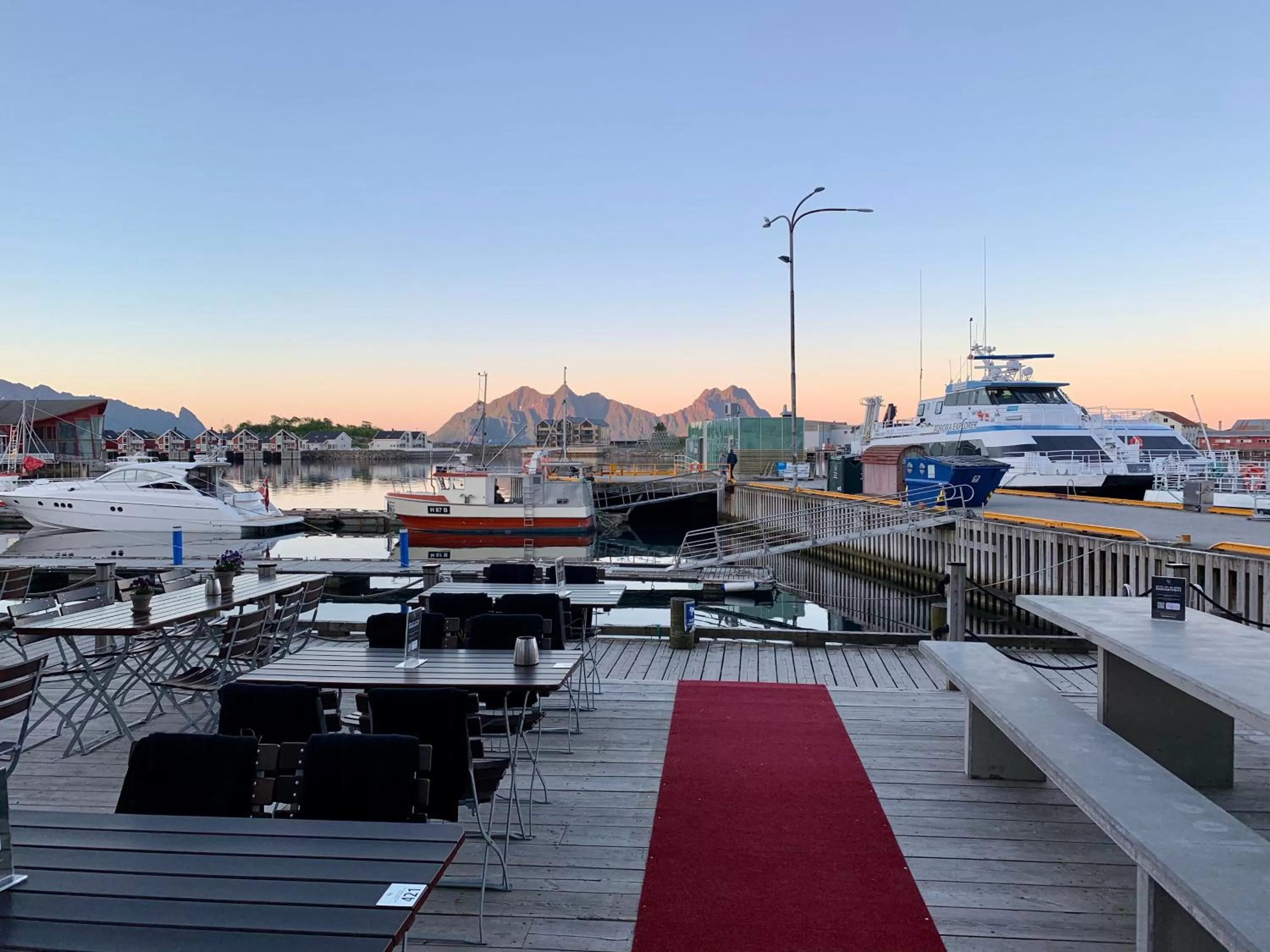 Restaurant/places to eat in Nordis Apartments