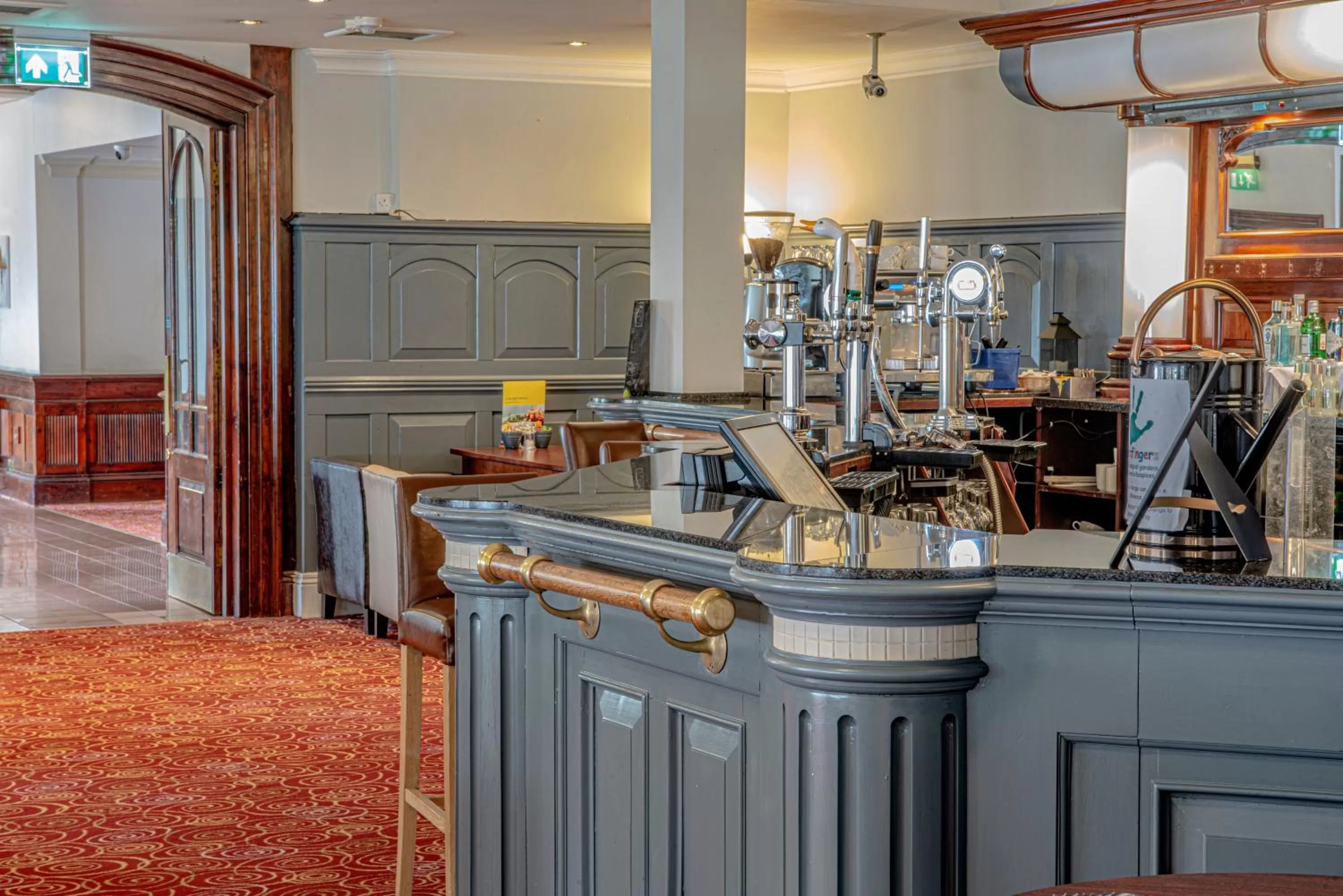 Lounge or bar in Holiday Inn Ipswich Orwell by IHG