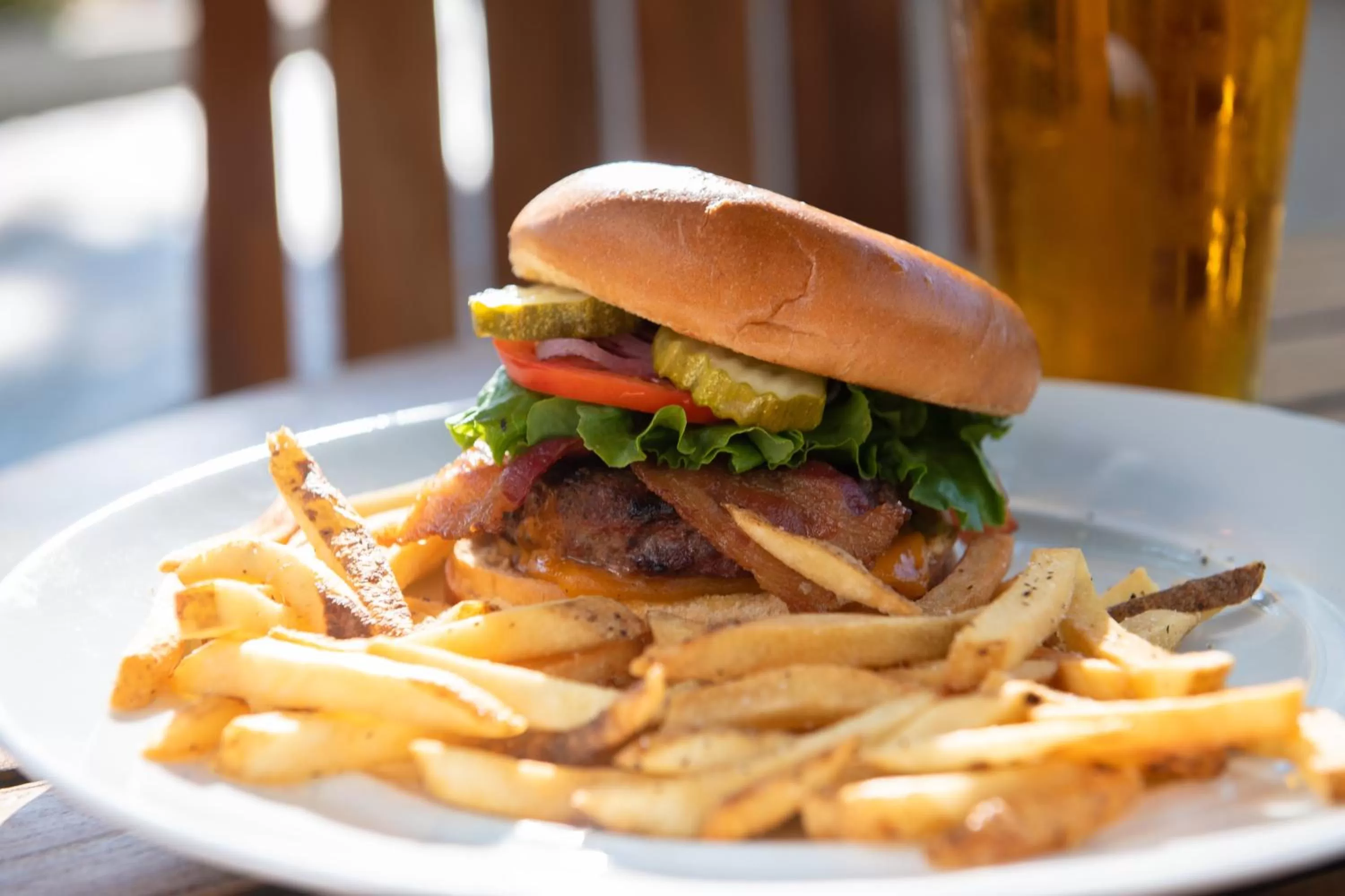 Restaurant/places to eat in Crowne Plaza Cabana Hotel by IHG