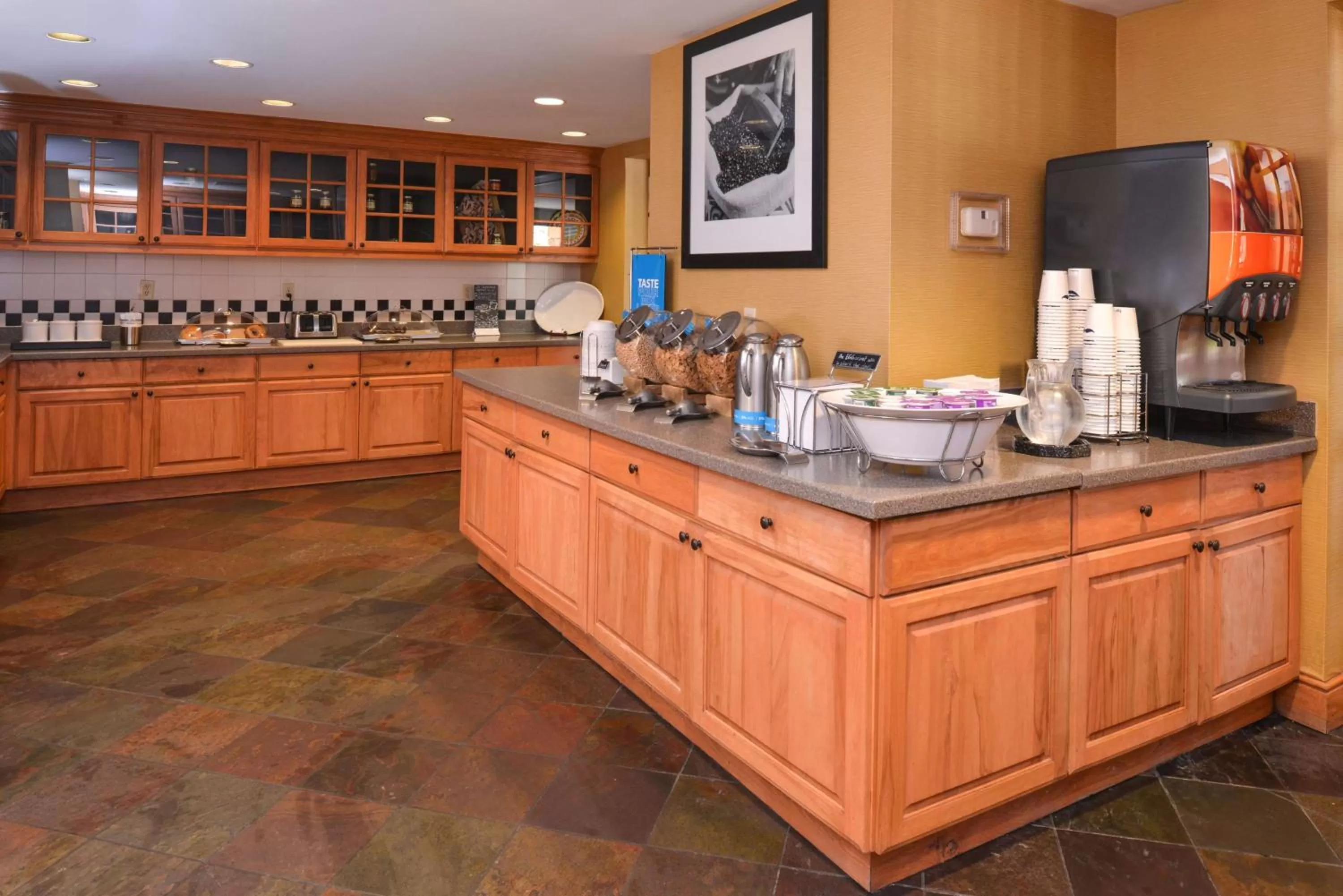 Breakfast in Hampton Inn & Suites Pueblo-Southgate