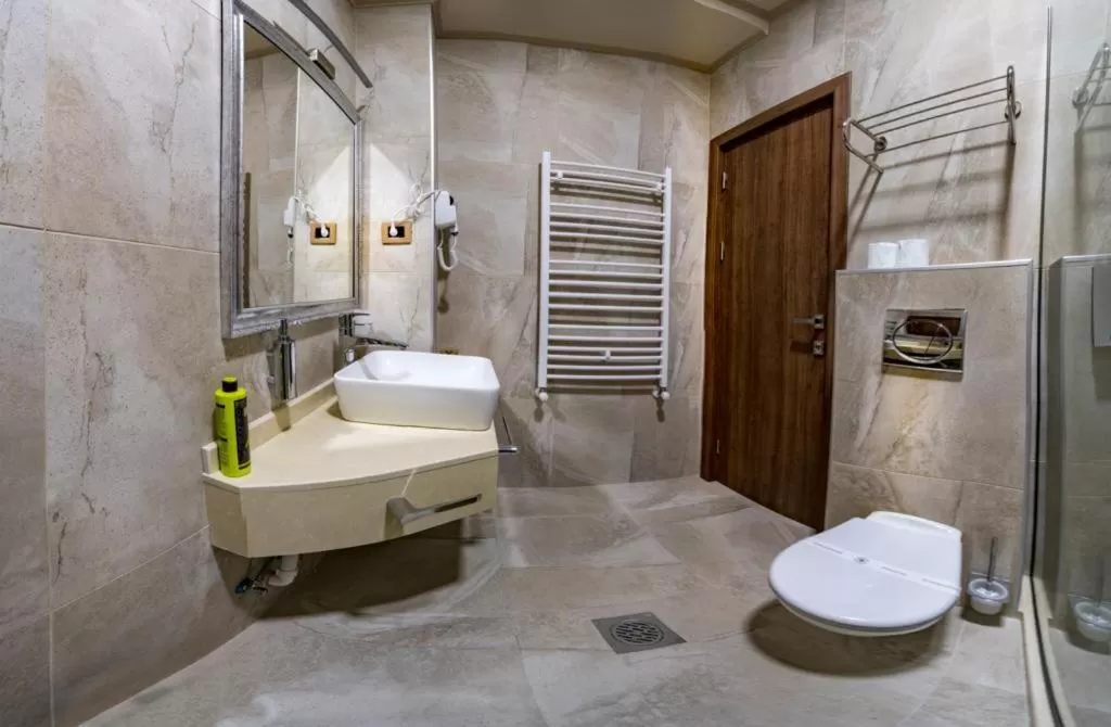 Bathroom in Hotel Amor