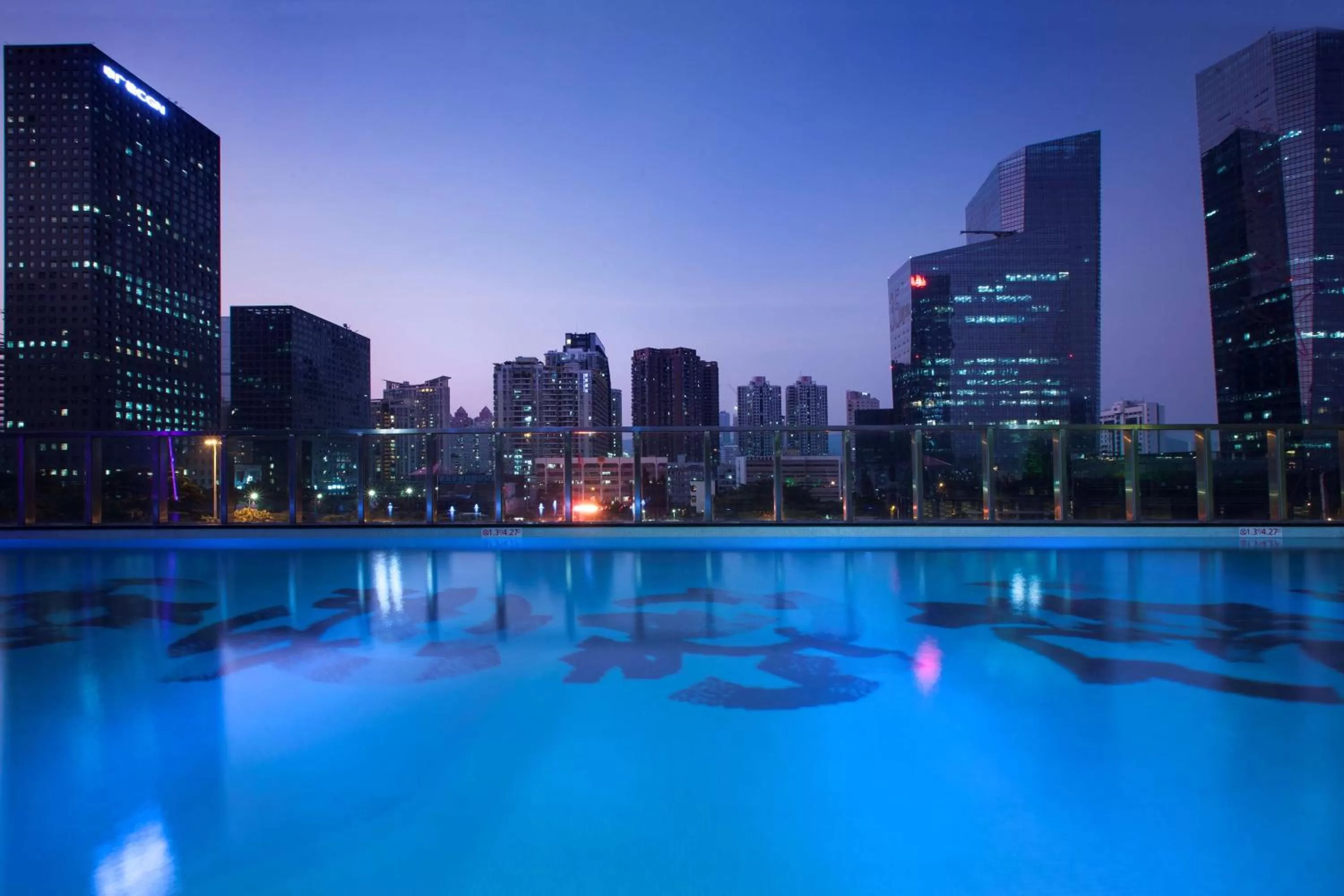 Pool view in Hilton Shenzhen Futian