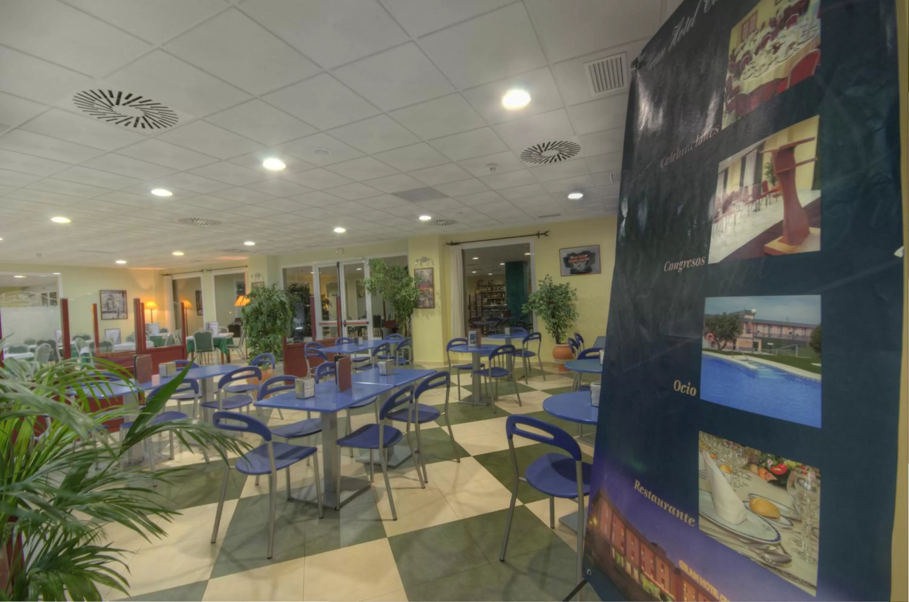 Restaurant/places to eat in Gran Hotel Ciudad Del Sur