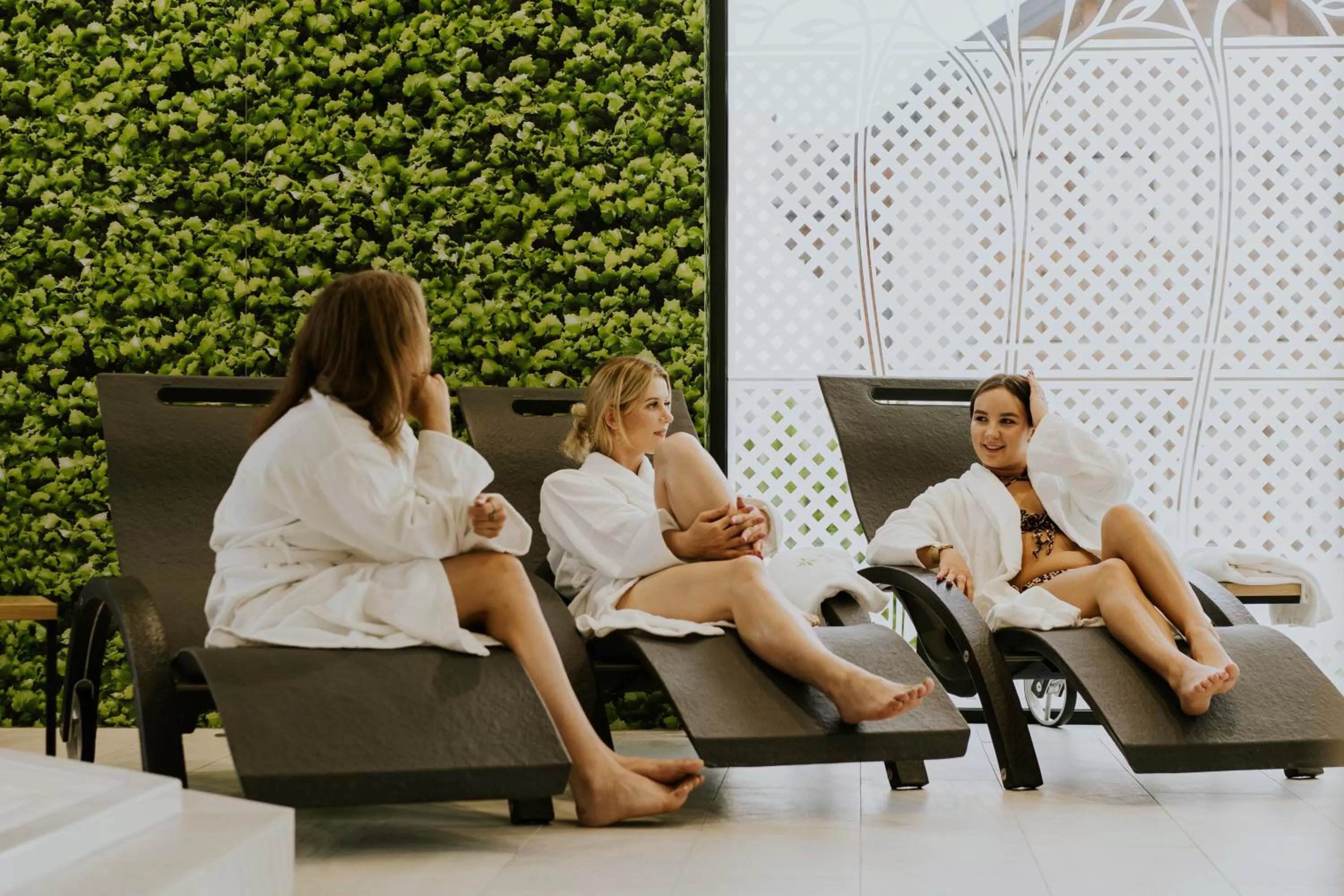 group of guests in Aura Medical SPA Nałęczów