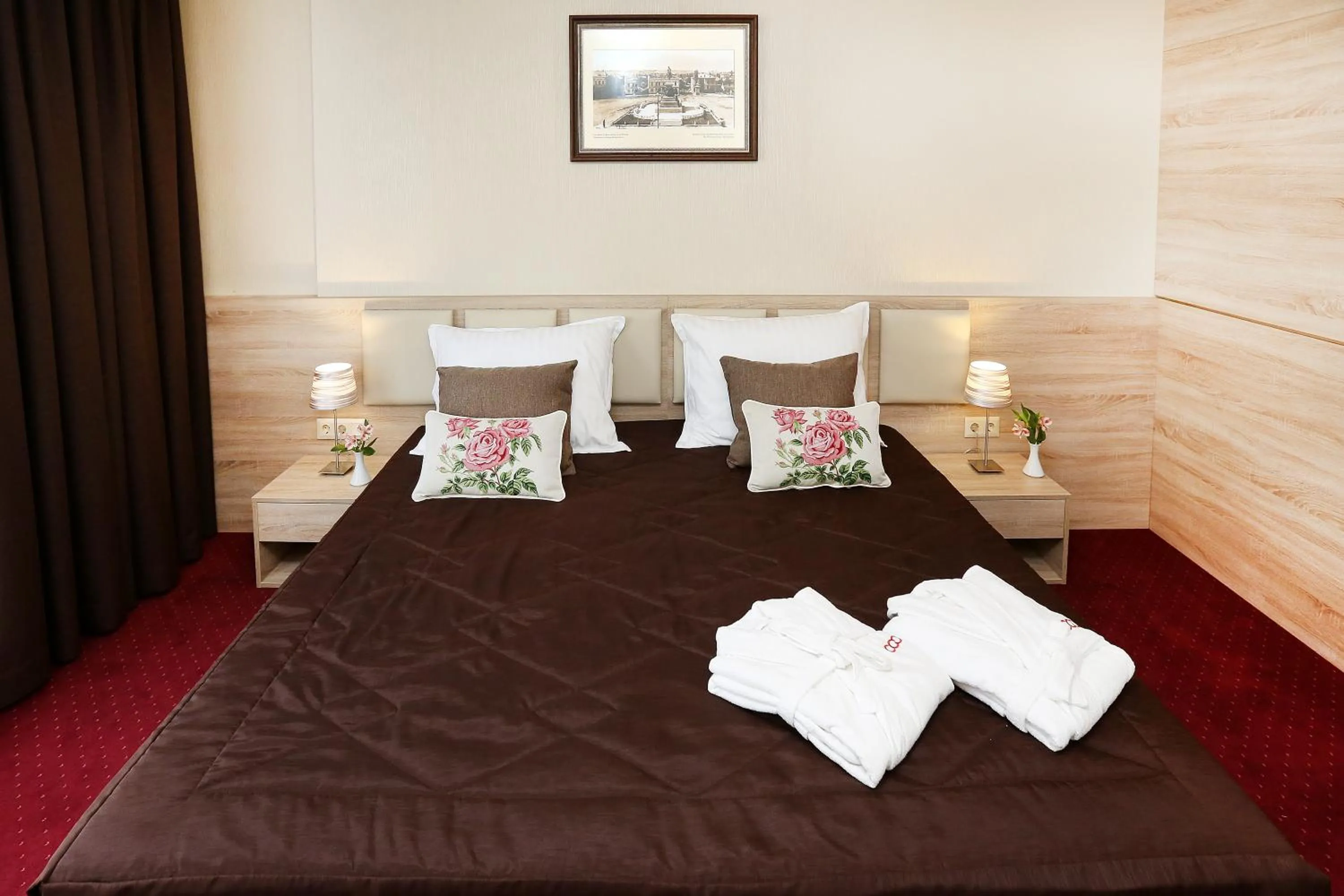 Bedroom, Bed in Hotel COOP, Sofia