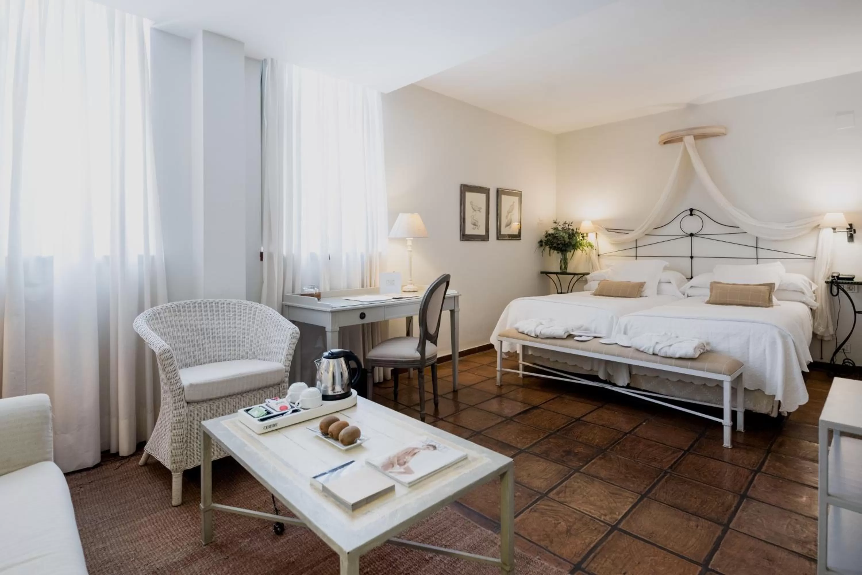 Coffee/tea facilities, Bed in Palacio De Los Navas