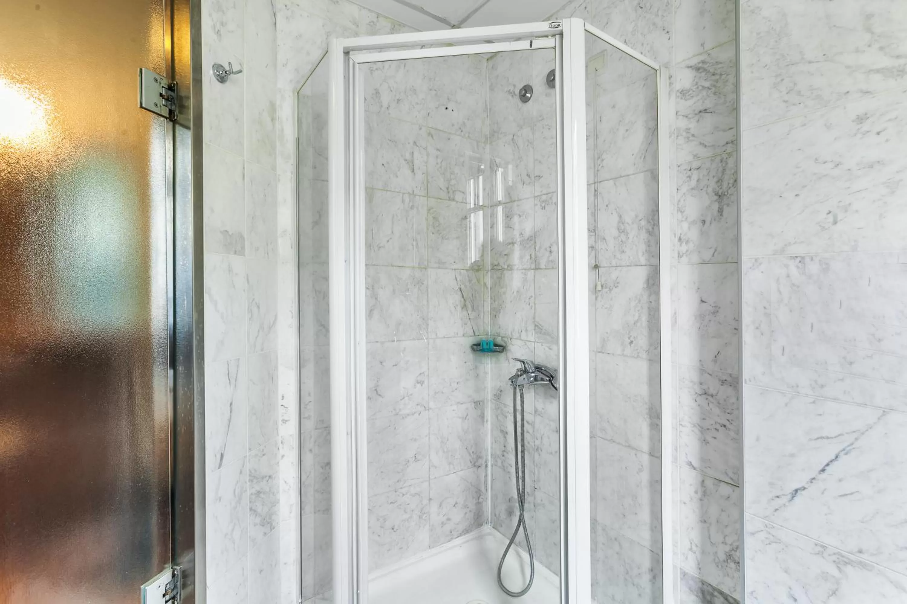 Bathroom in Minerva Premier Hotel