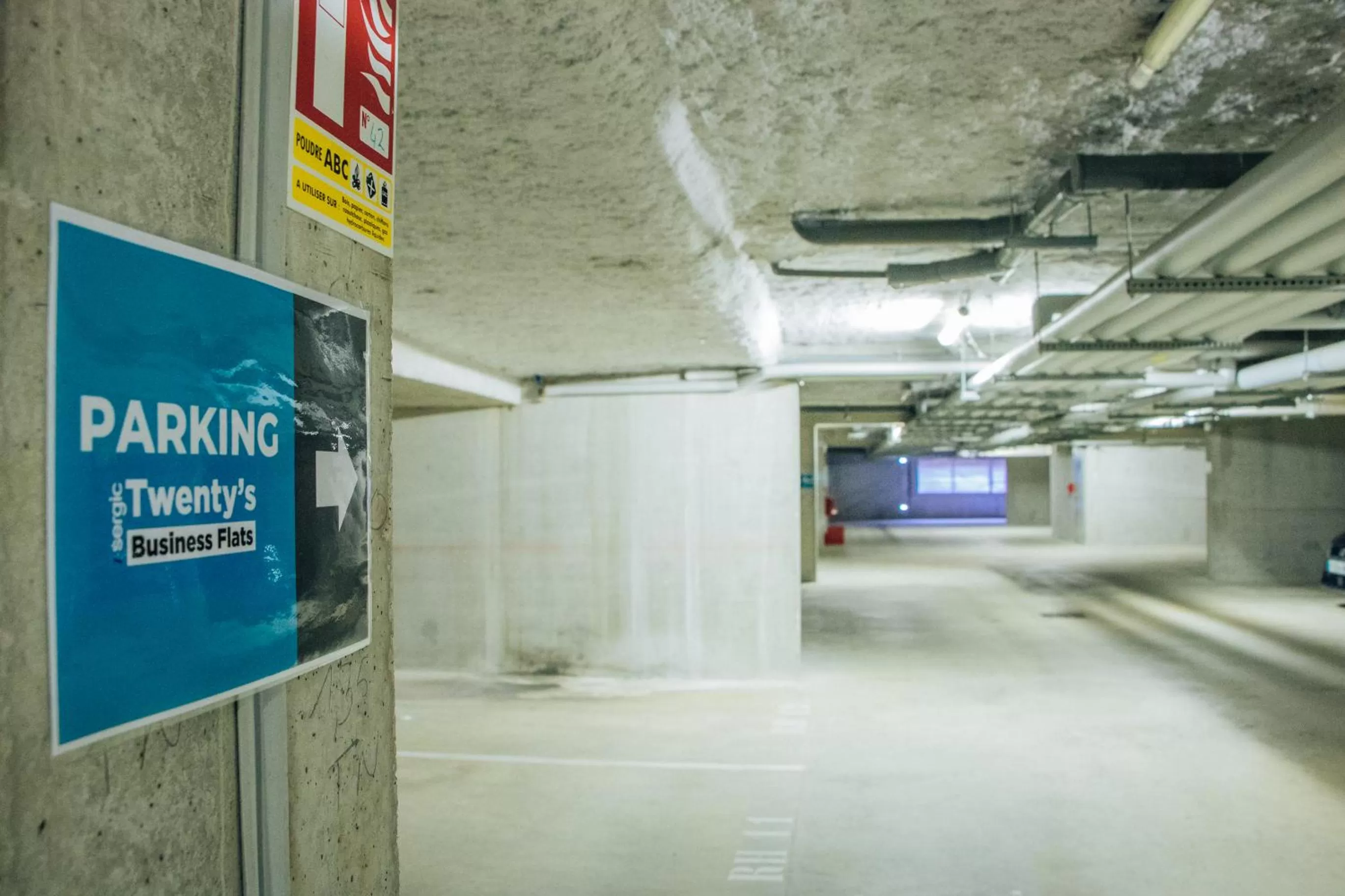 Property Logo/Sign in Twenty Business Flats Le Mans Ouest