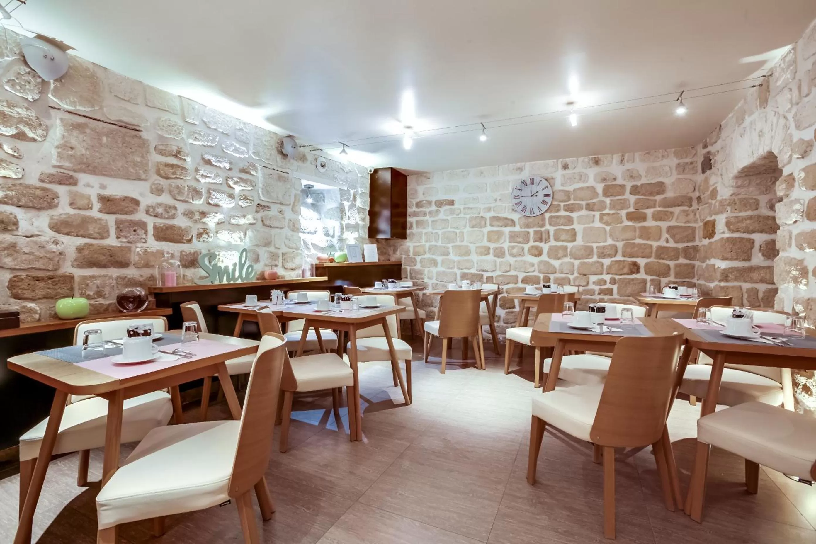 Restaurant/places to eat in Hôtel de Bellevue Paris Gare du Nord