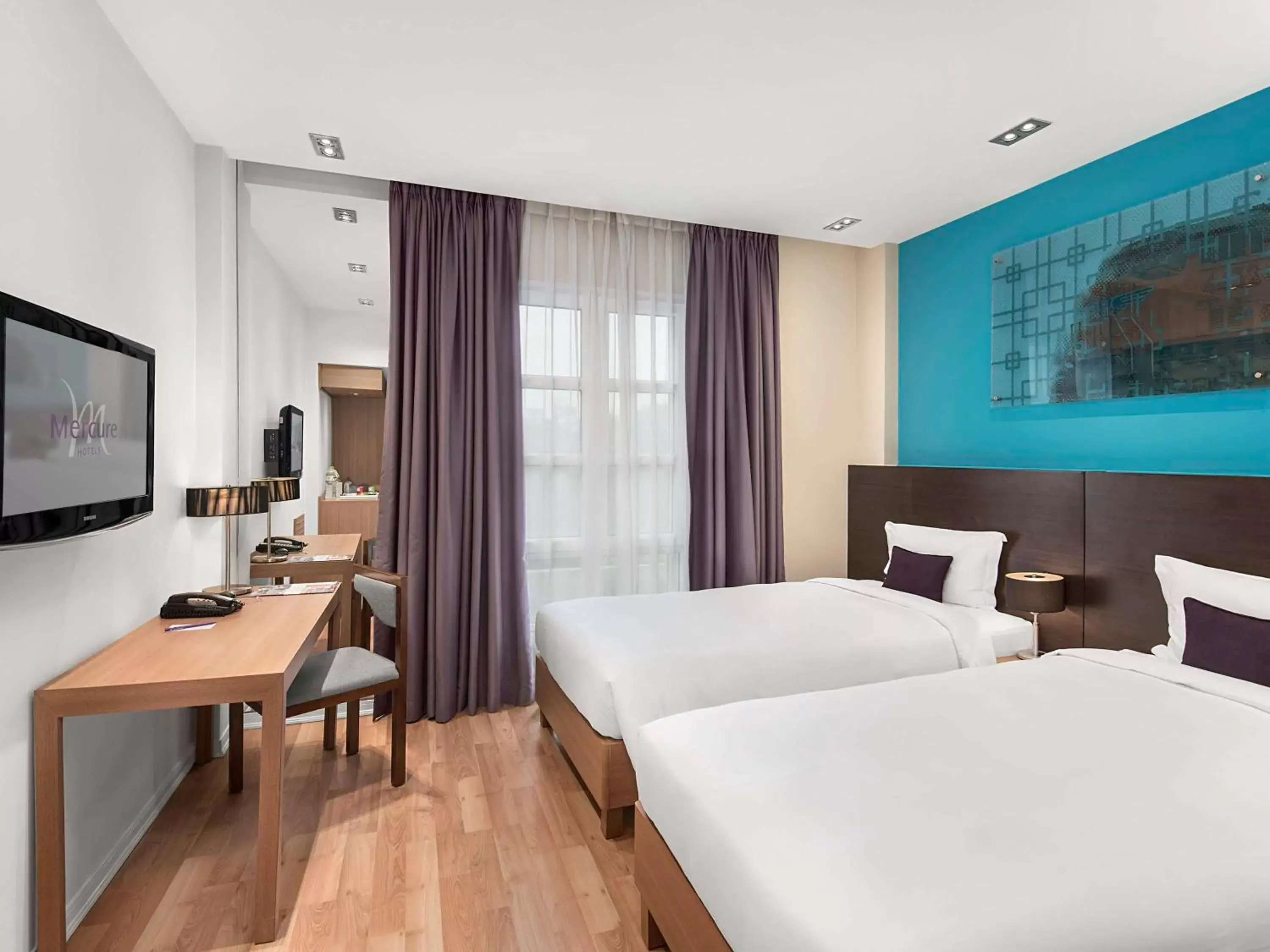 Classic Twin Room with City View in Mercure Hanoi La Gare Hotel Classic Twin Room with City View in Mercure Hanoi La Gare Hotel