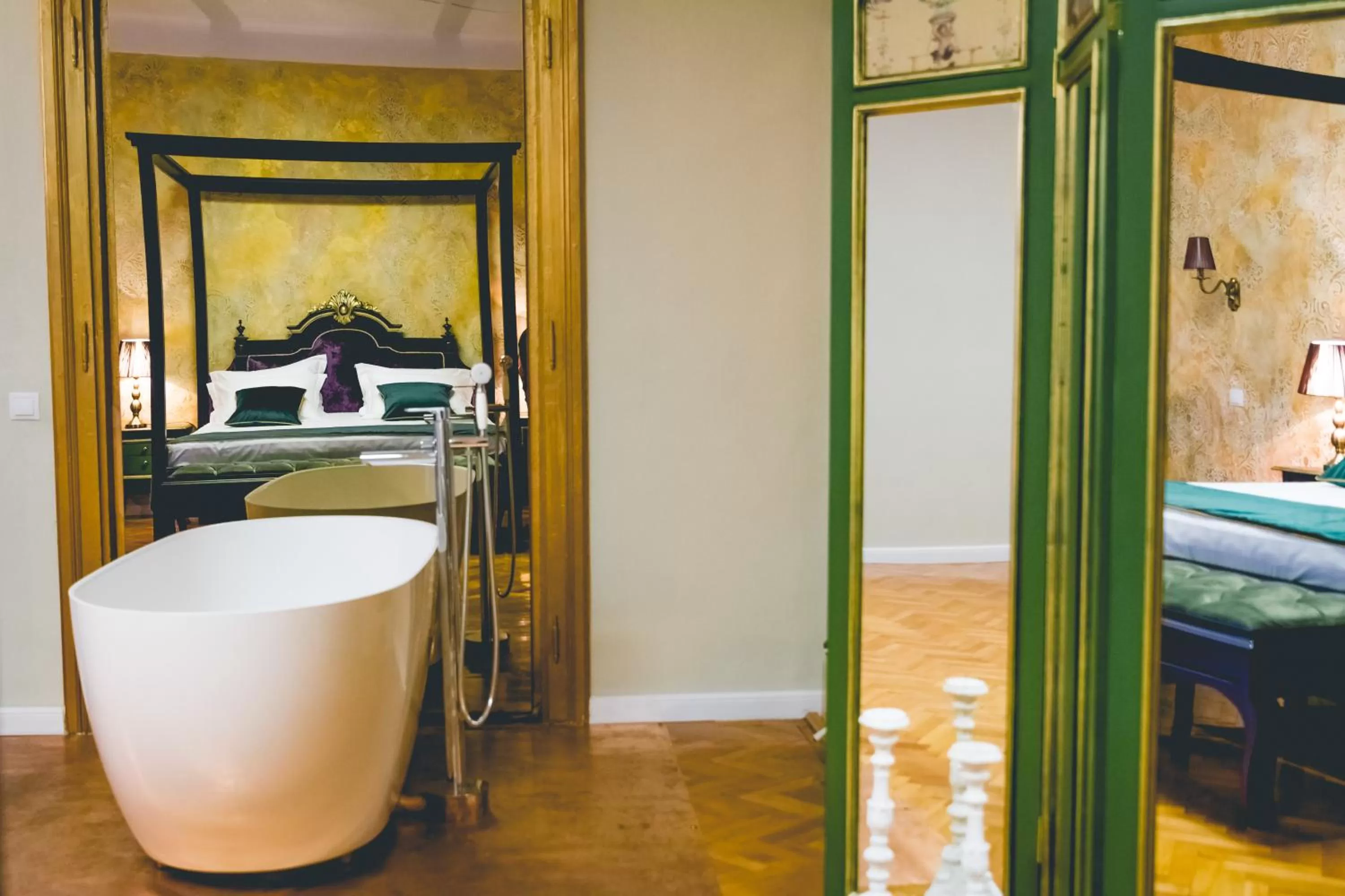 Photo of the whole room, Bathroom in MAGISTER seven