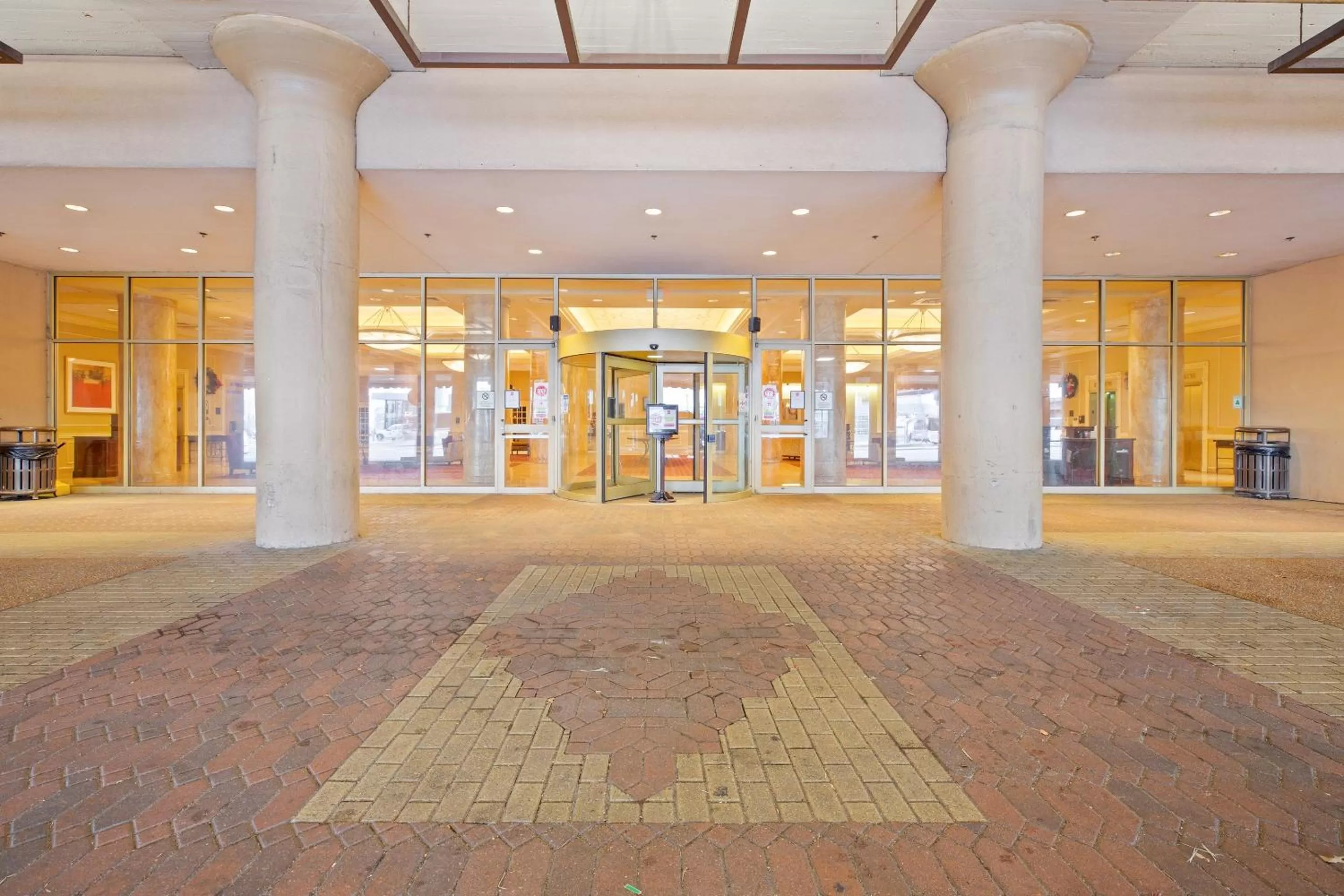 Lobby or reception in OYO Hotel St Louis Downtown City Center MO