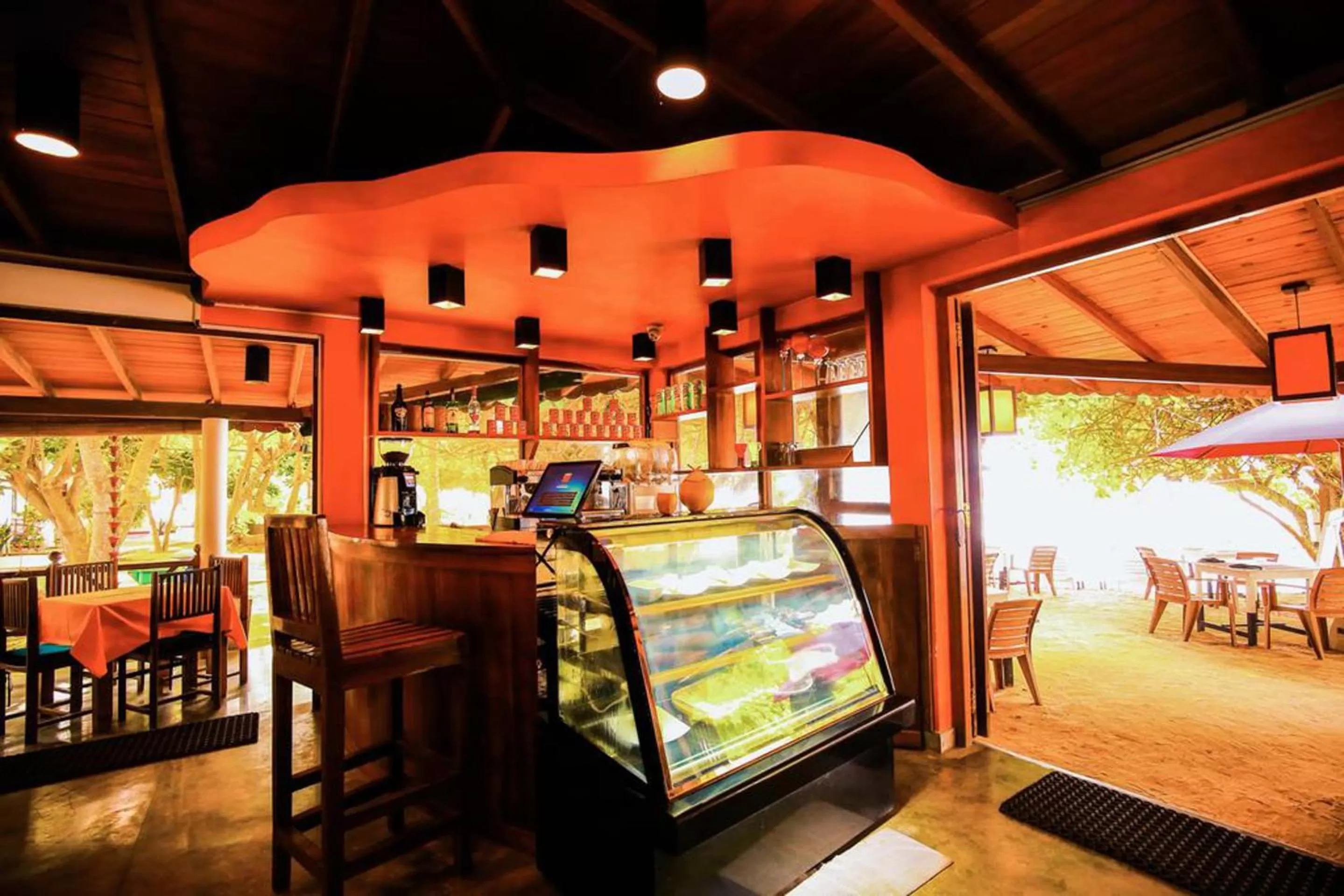 Restaurant/places to eat in Surf Sea Breeze