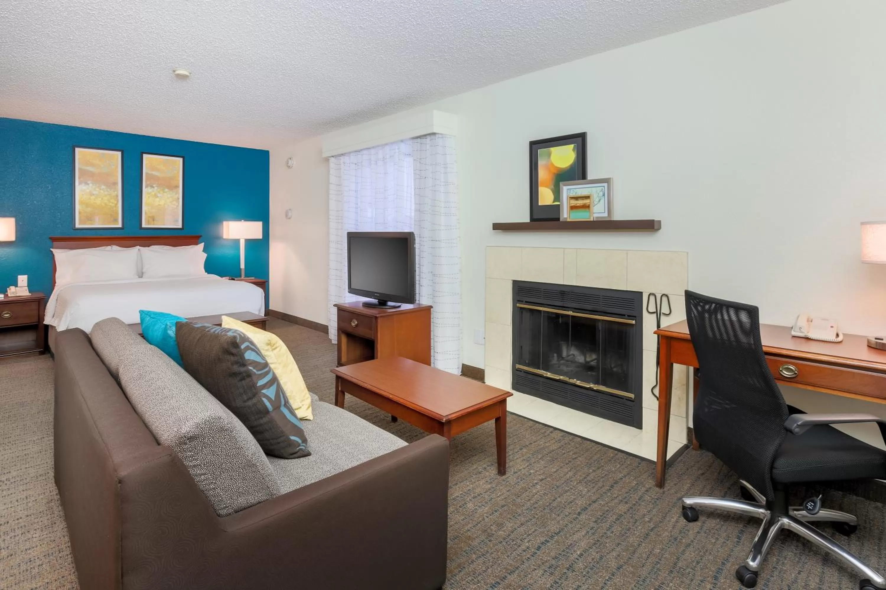 Photo of the whole room in Hawthorn Suites by Wyndham Tinton Falls