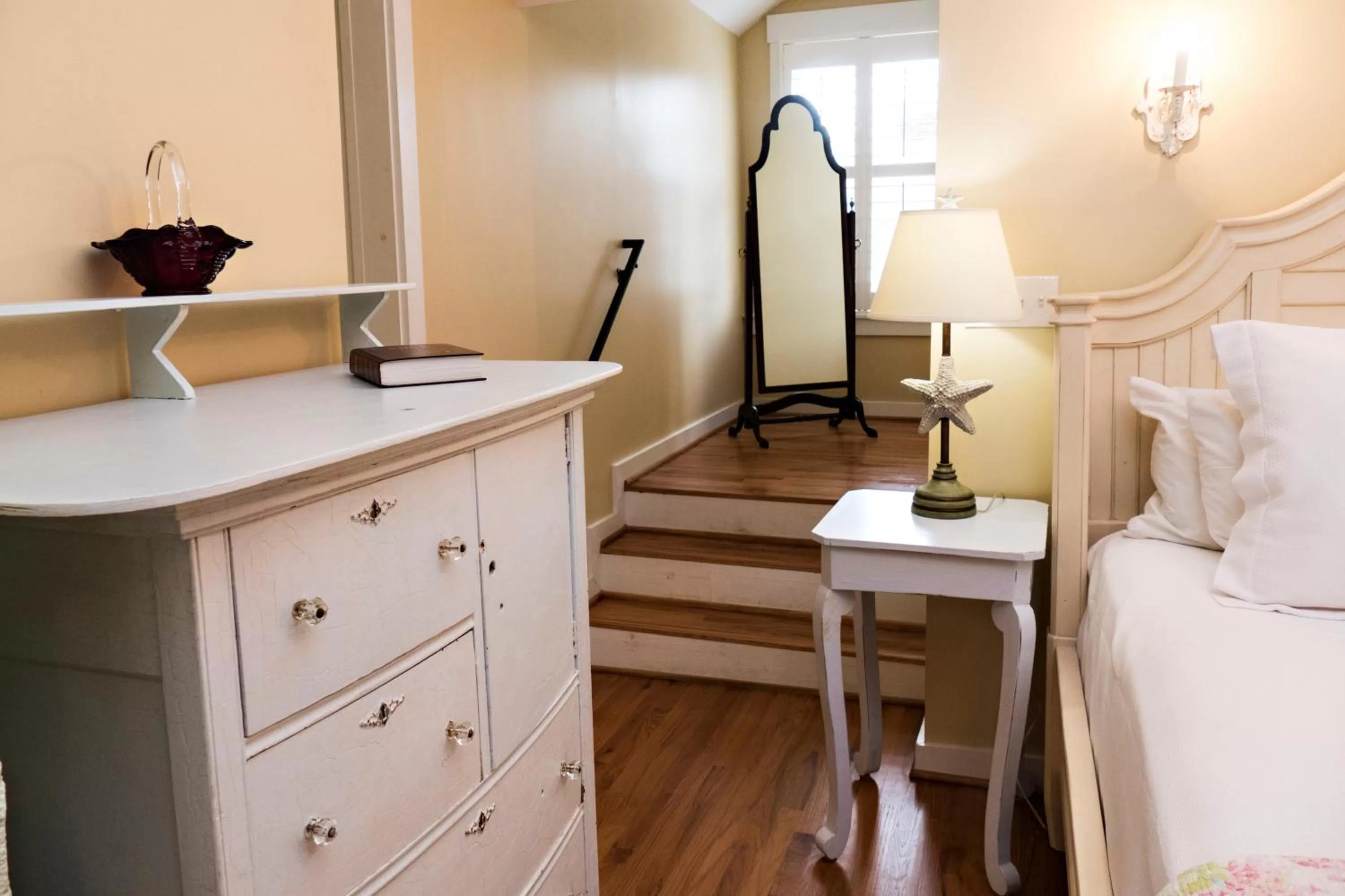 Bed in Beachview Inn and Spa