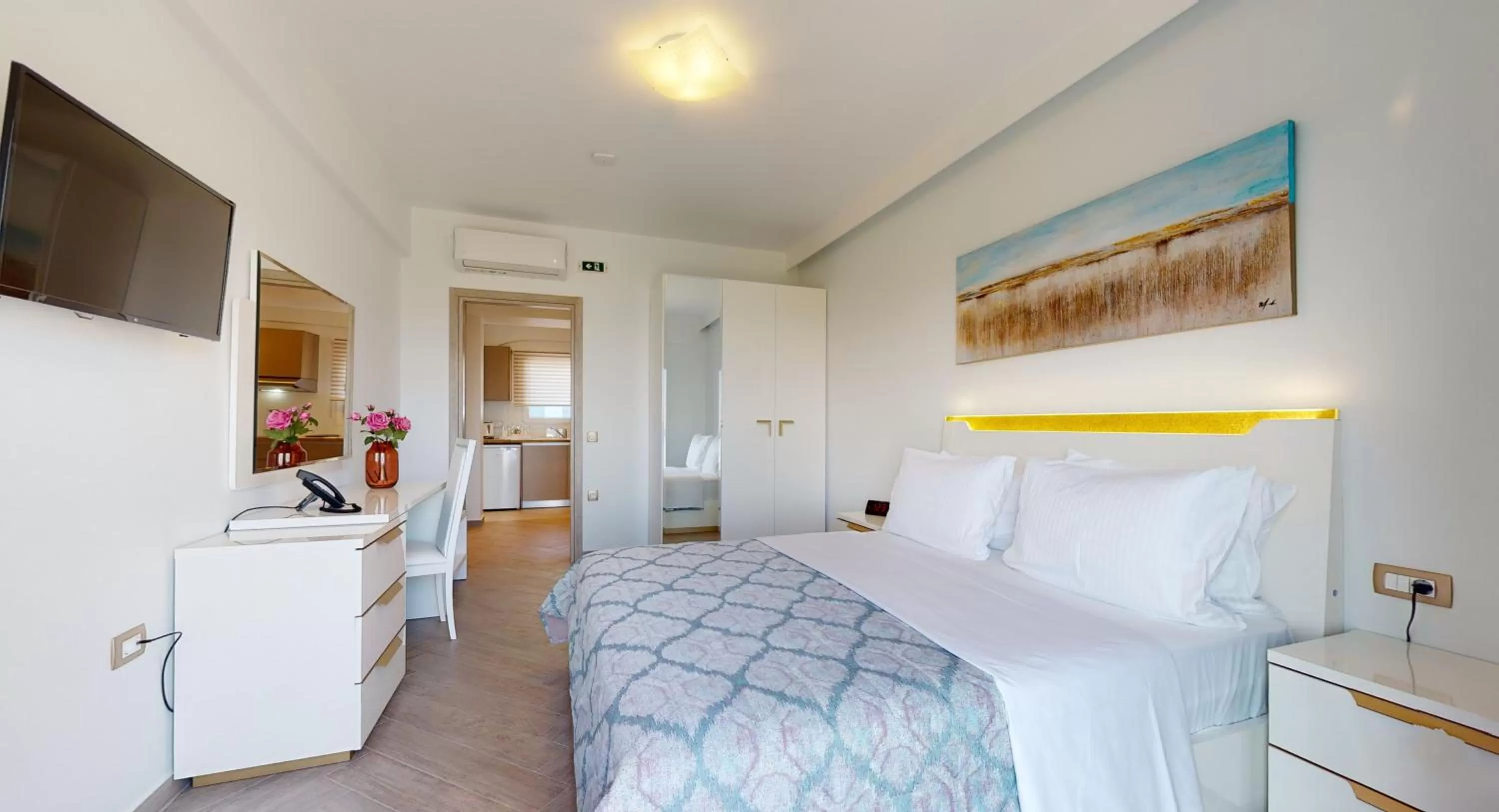 Bedroom, Bed in Golden Lion Parga