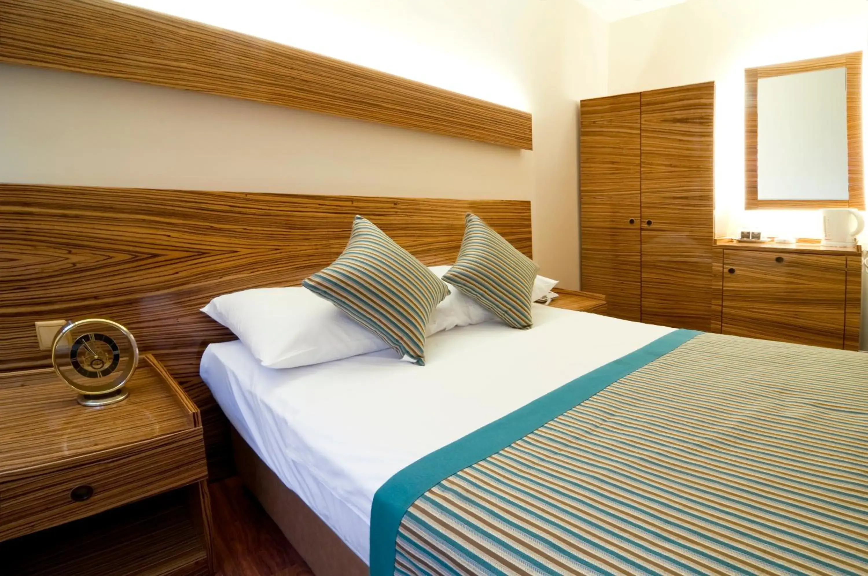 Comfort Double Room in Hotel Buyuk Keban Comfort Double Room in Hotel Buyuk Keban