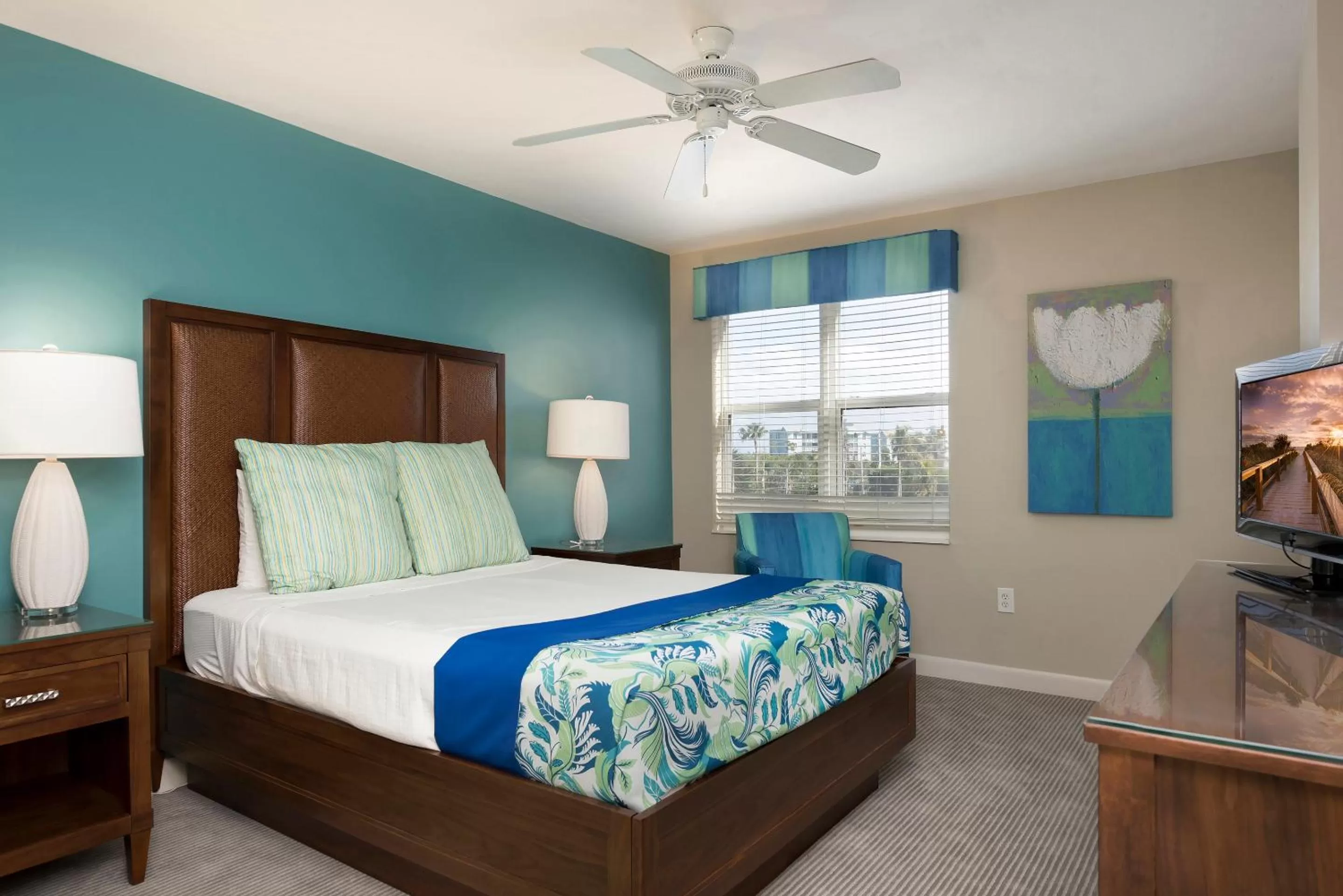 Bedroom, Bed in GullWing Beach Resort