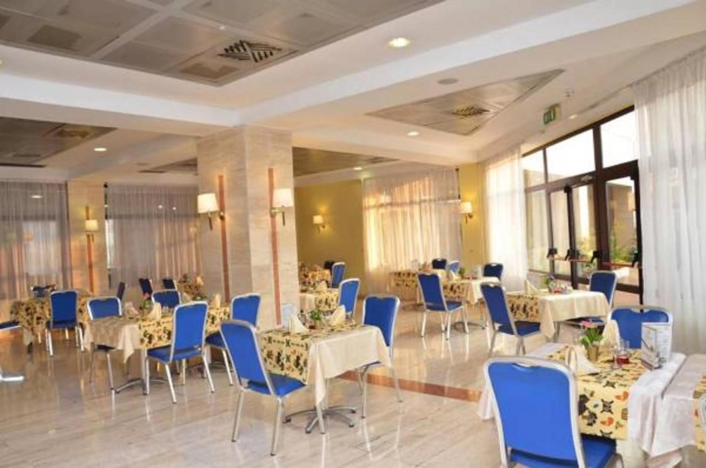 Restaurant/Places to Eat in Djeuga Palace Hotel