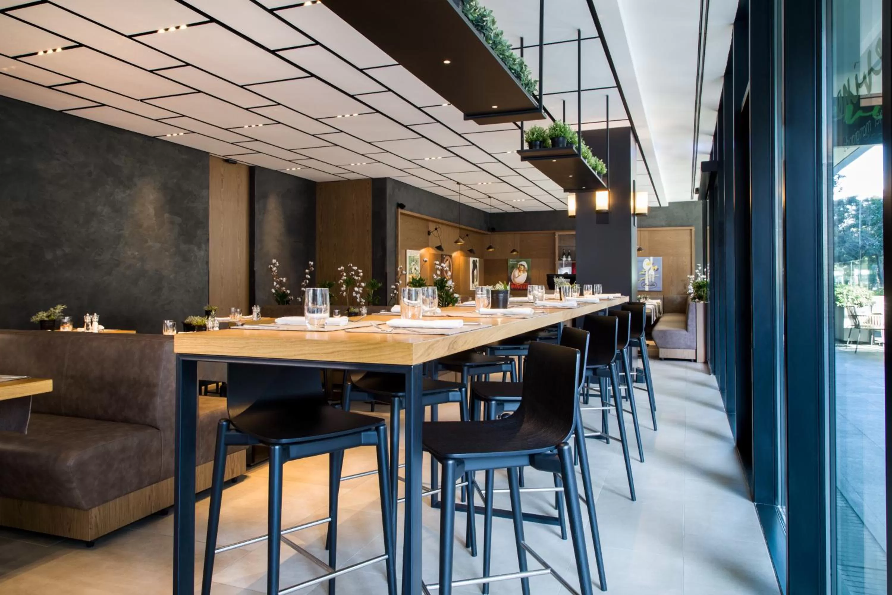 Restaurant/places to eat in Maritim Hotel Plaza Tirana