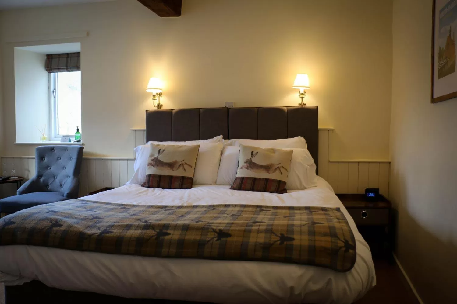 Bedroom in The Horse & Groom