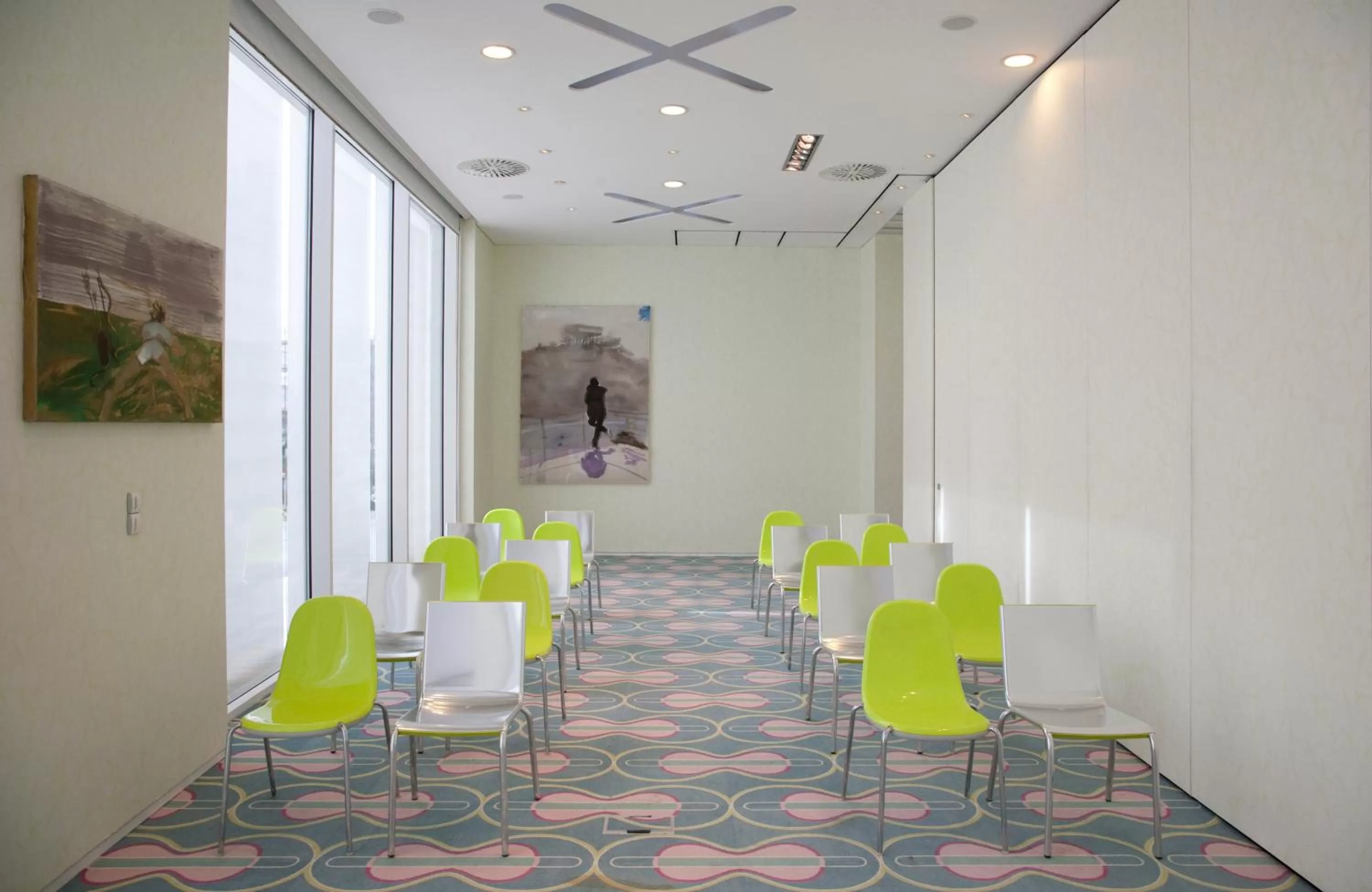 Business facilities in Semiramis