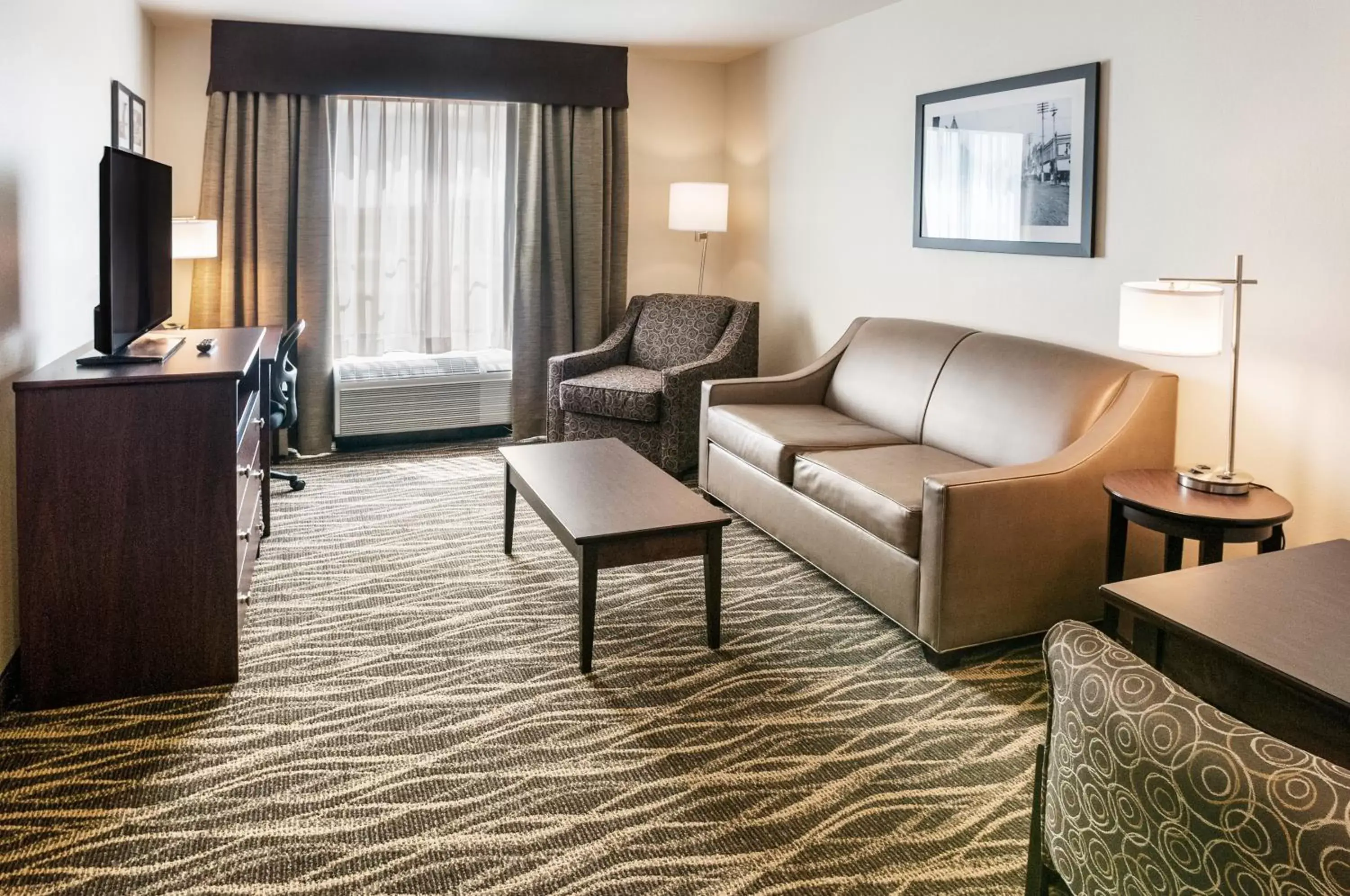 Family Room - single occupancy - Disability Access in Cobblestone Hotel & Suites Appleton International Airport Family Room - single occupancy - Disability Access in Cobblestone Hotel & Suites Appleton International Airport