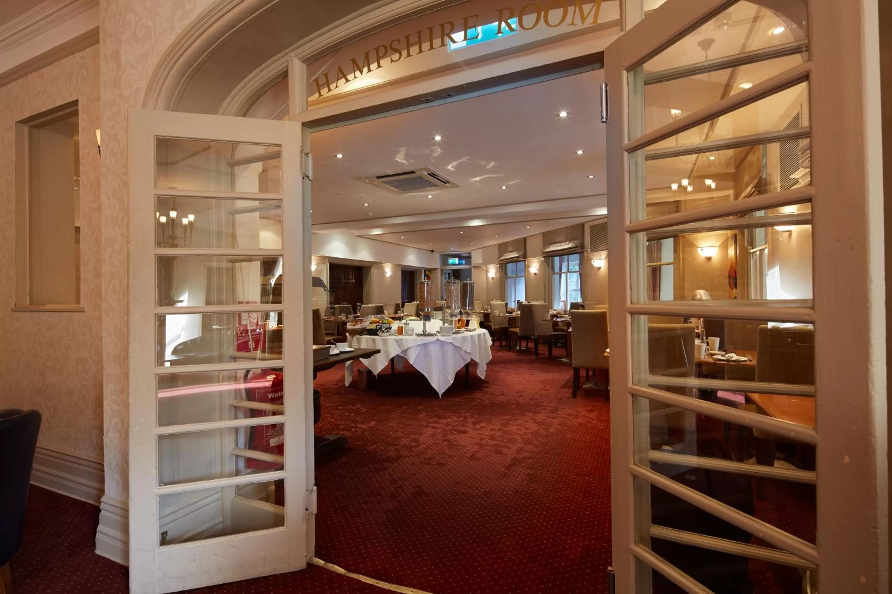 Restaurant/places to eat in Lismoyne Hotel