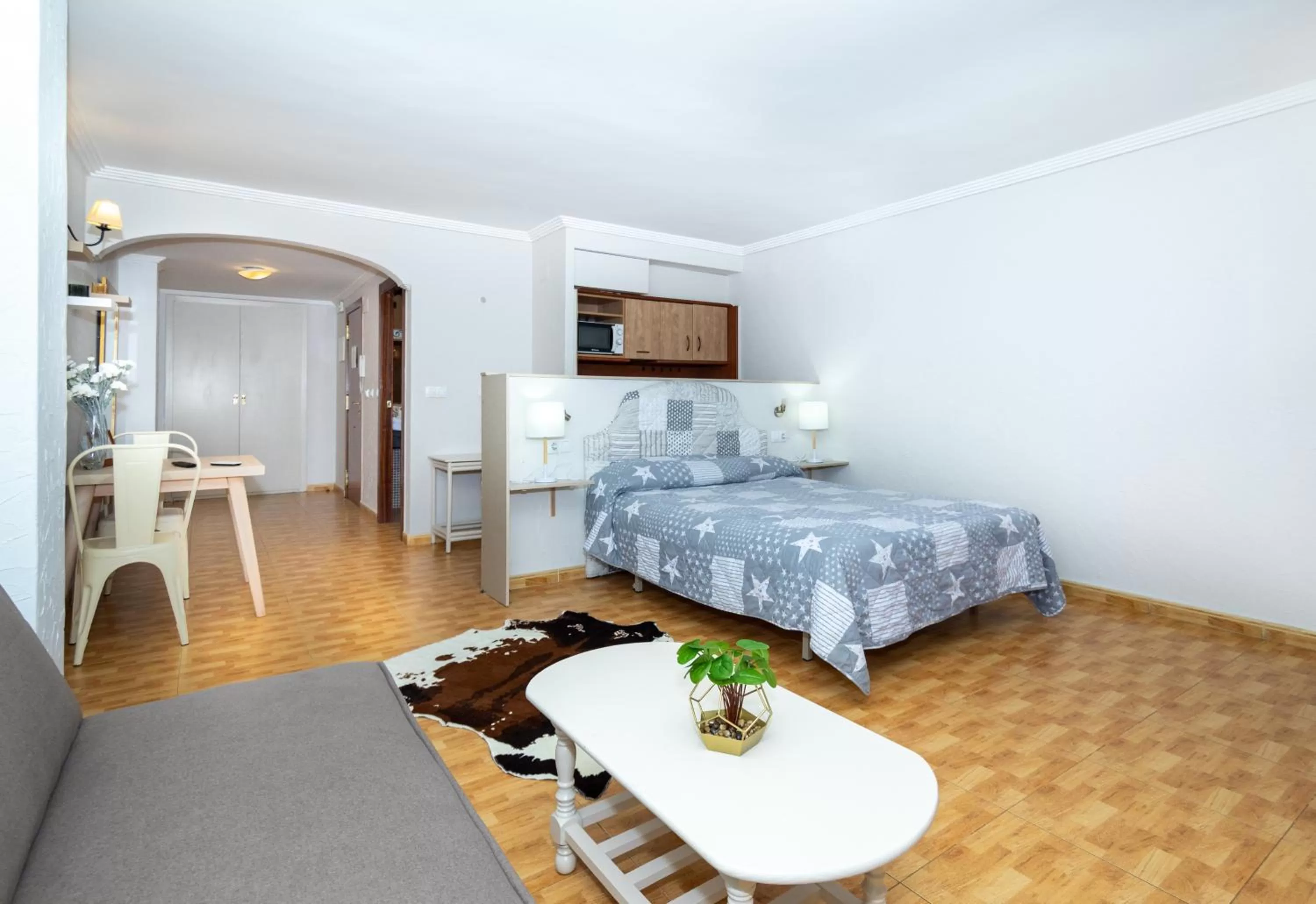 View (from property/room), Bed in Unique Hotel Apartments