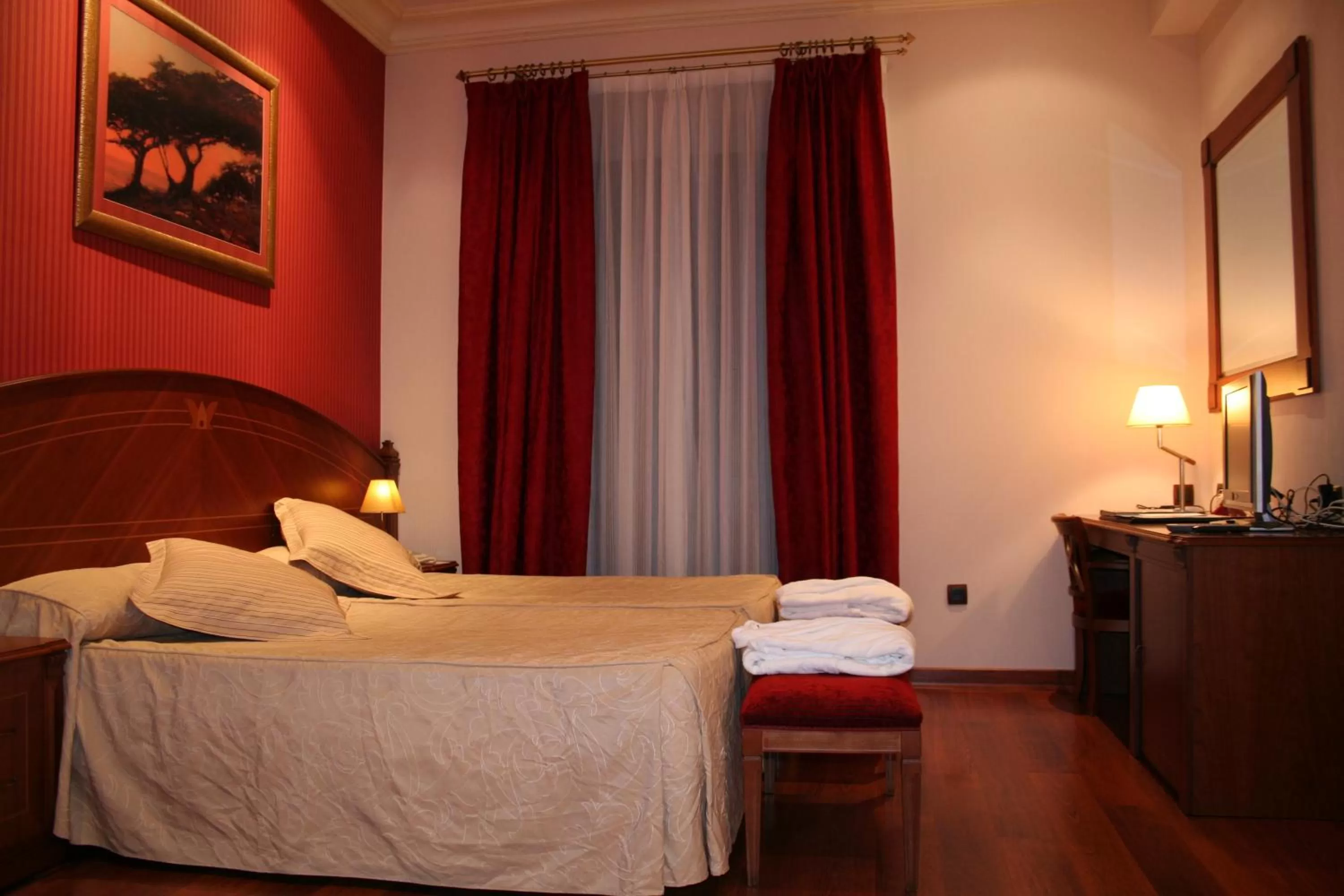 Photo of the whole room, Bed in Hotel Palacio de la Magdalena